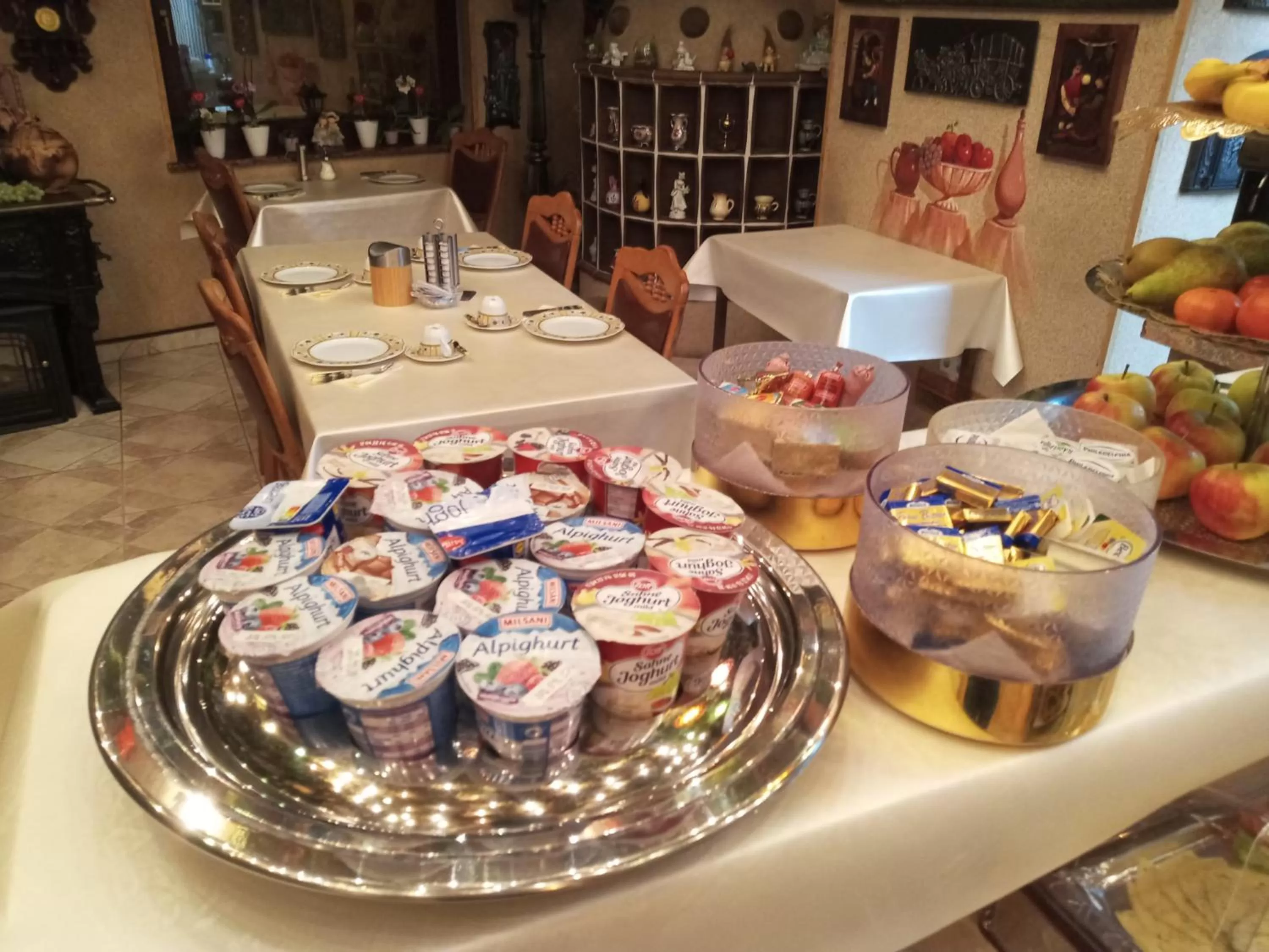 Breakfast, Restaurant/Places to Eat in Central Hotel