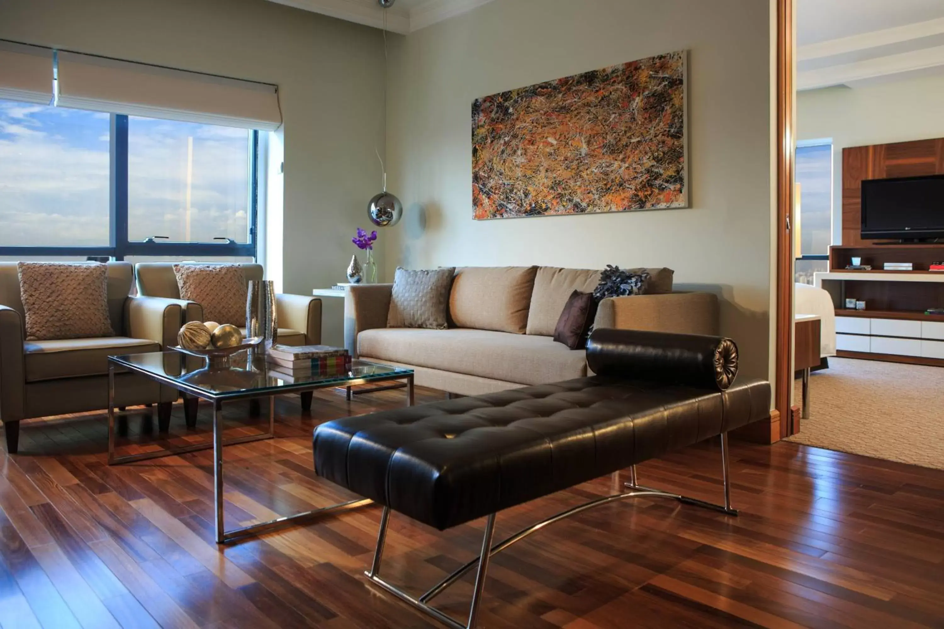 Living room, Seating Area in Renaissance São Paulo Hotel