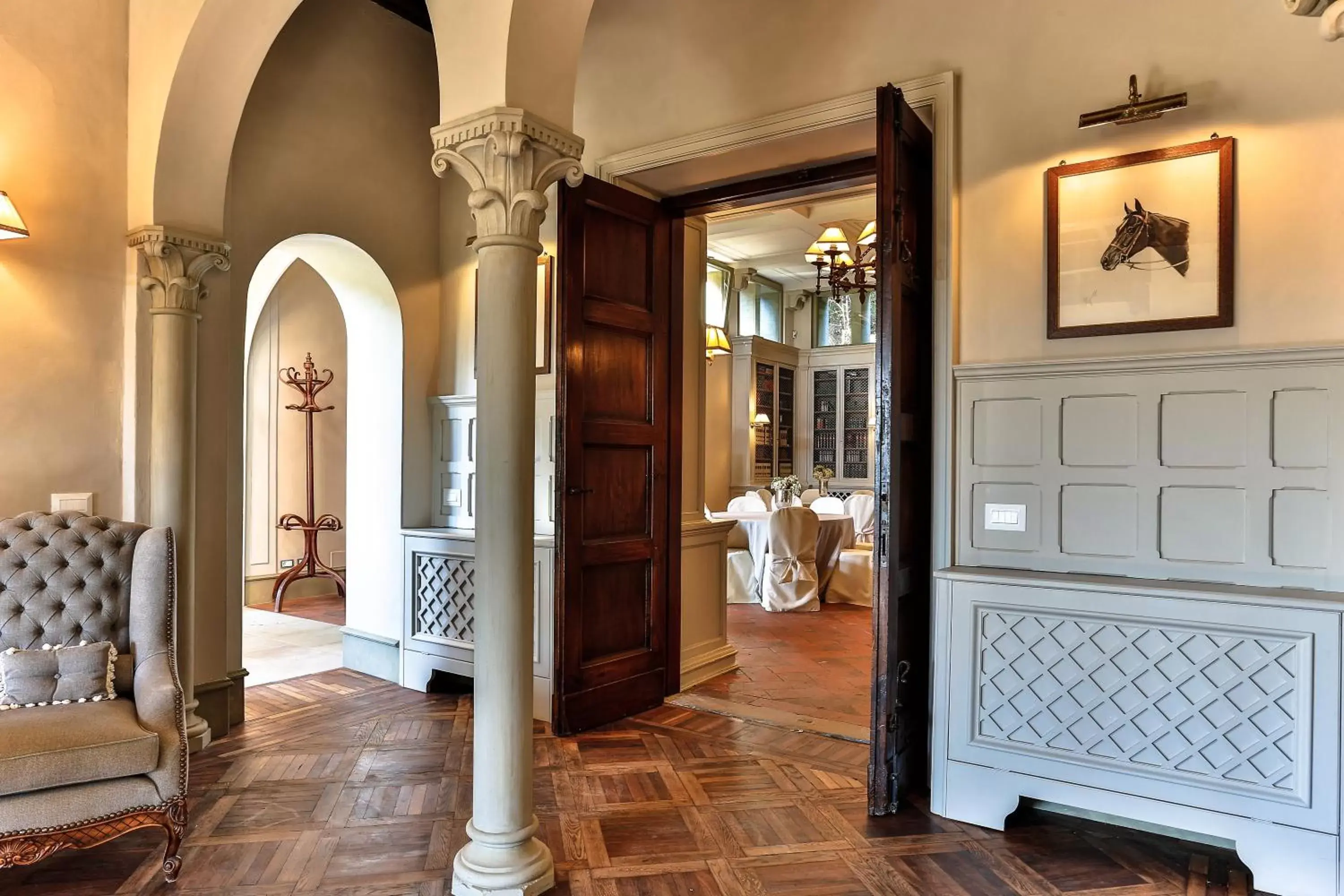 Decorative detail in Villa Le Fontanelle - Residenza d'Epoca