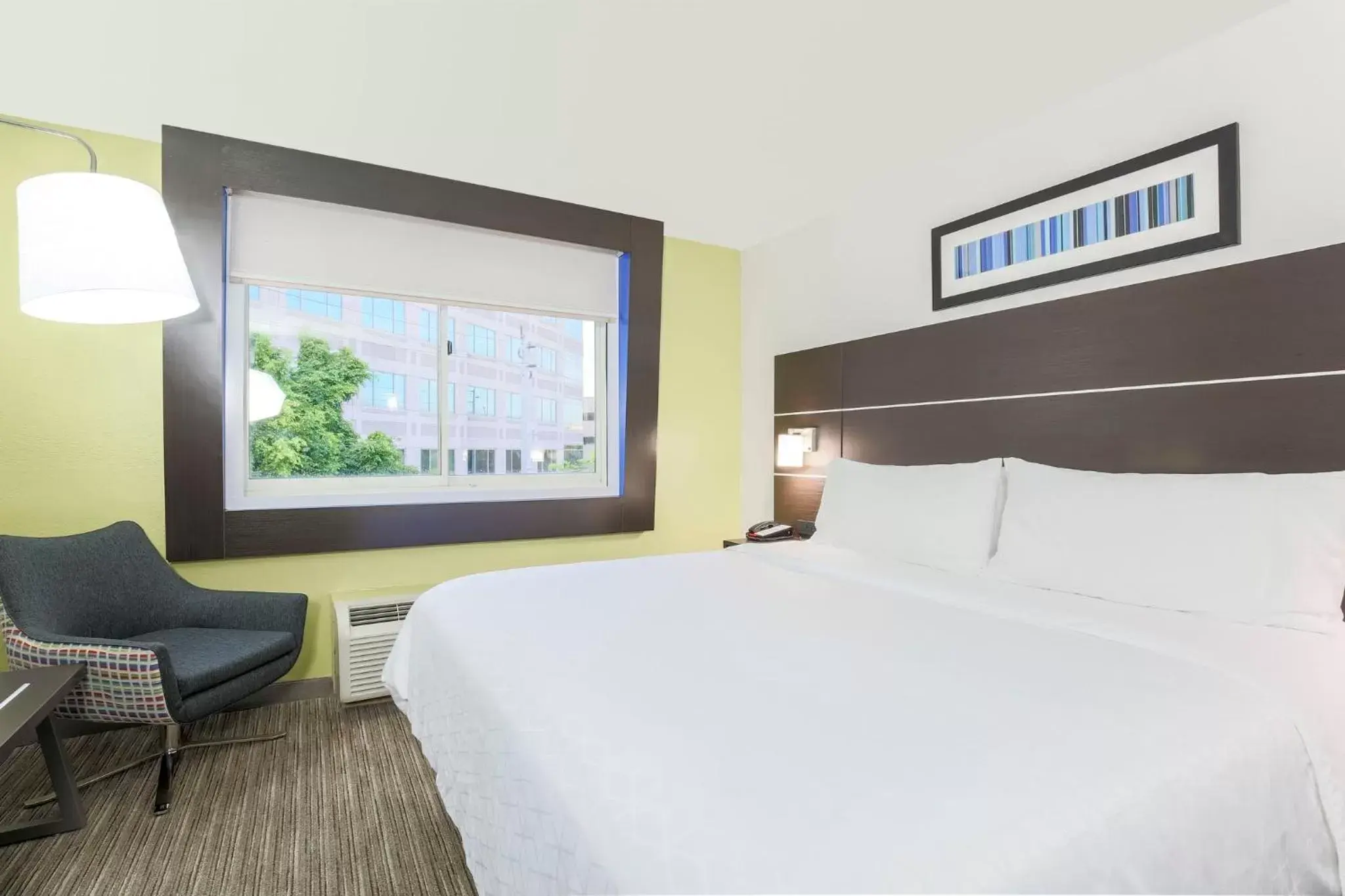 Photo of the whole room, Bed in Holiday Inn Express Miami Airport Doral Area, an IHG Hotel