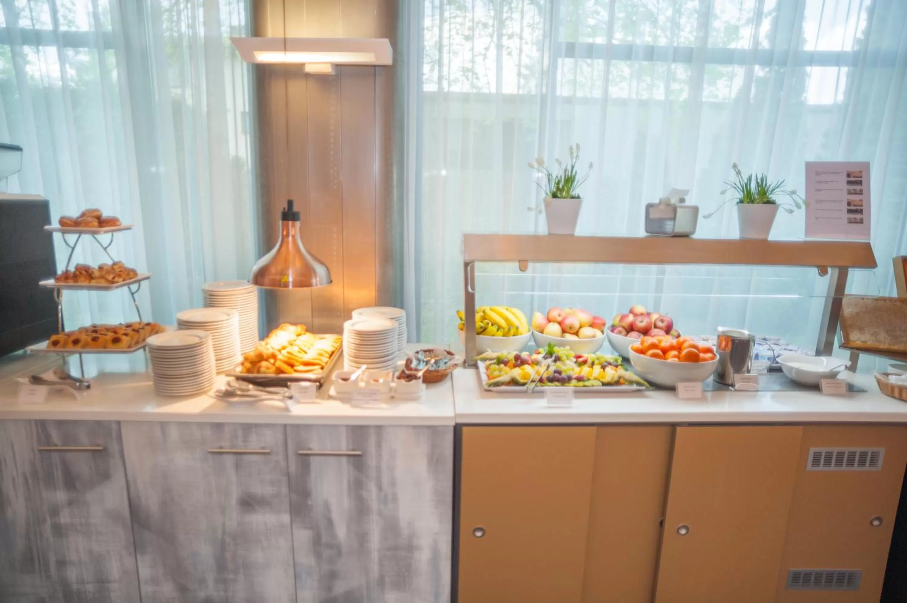 Buffet breakfast in Express Kraków Hotel