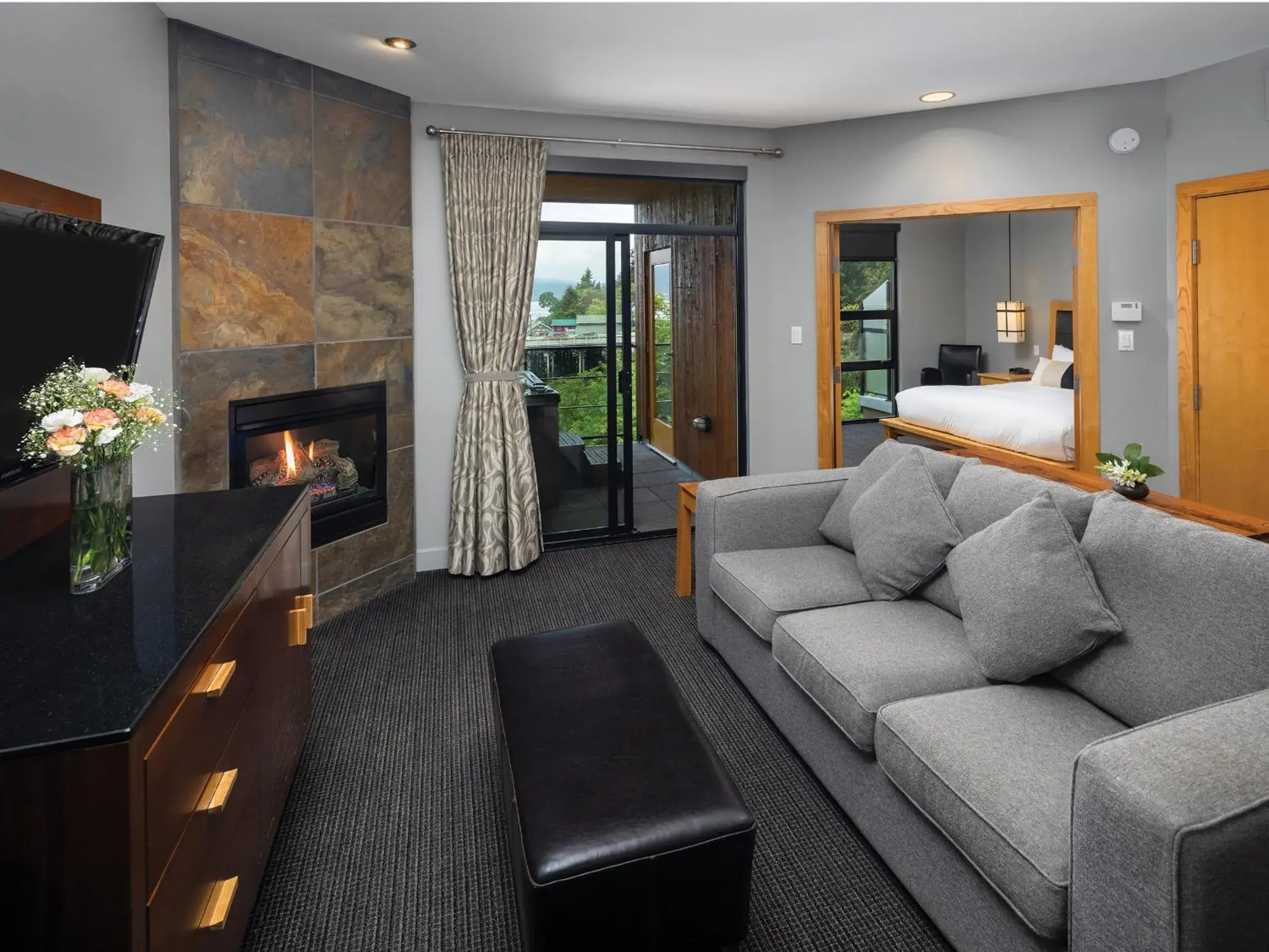 Living room, Seating Area in Brentwood Bay Resort