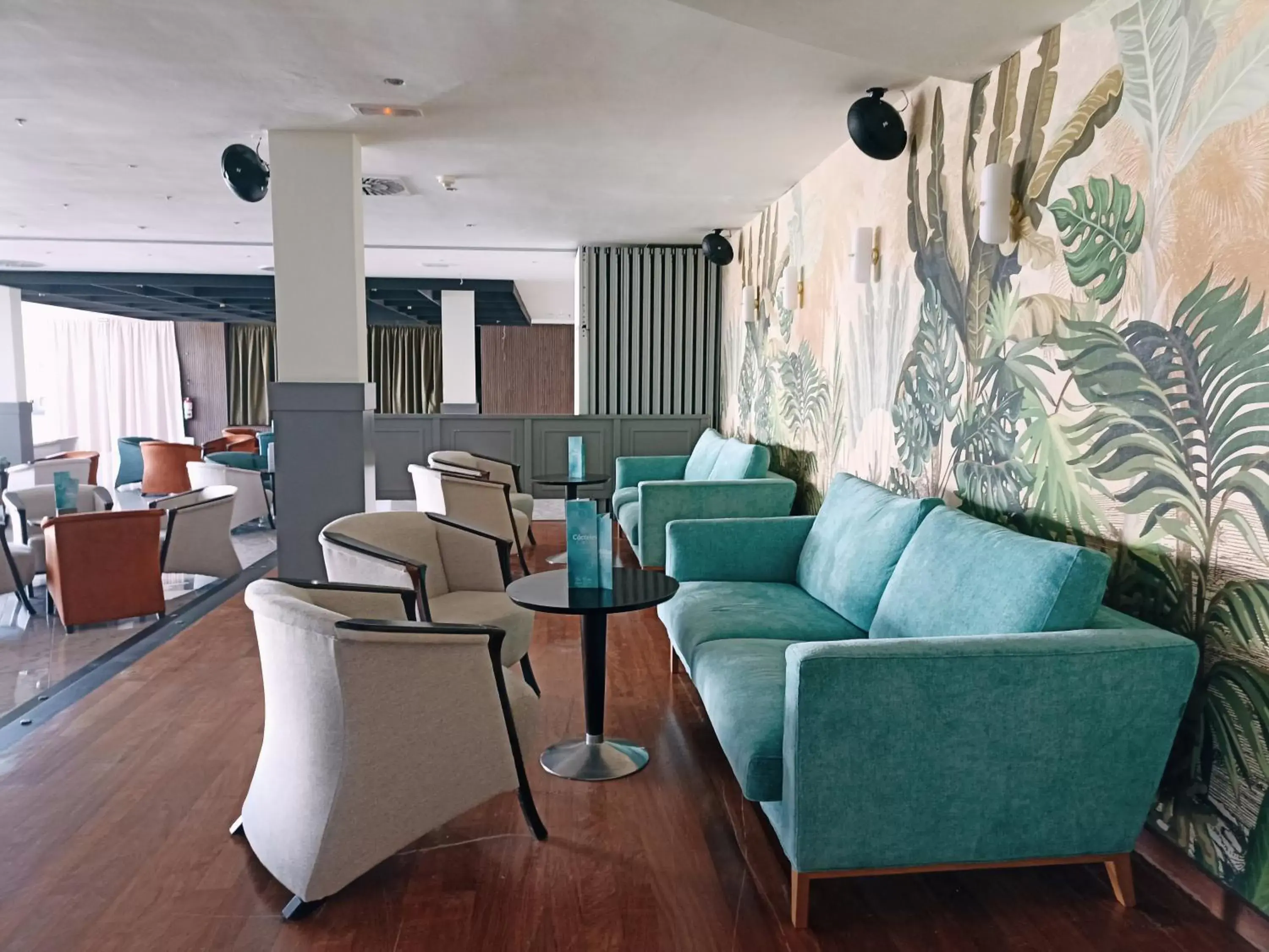 Lounge or bar, Seating Area in Hotel Las Costas