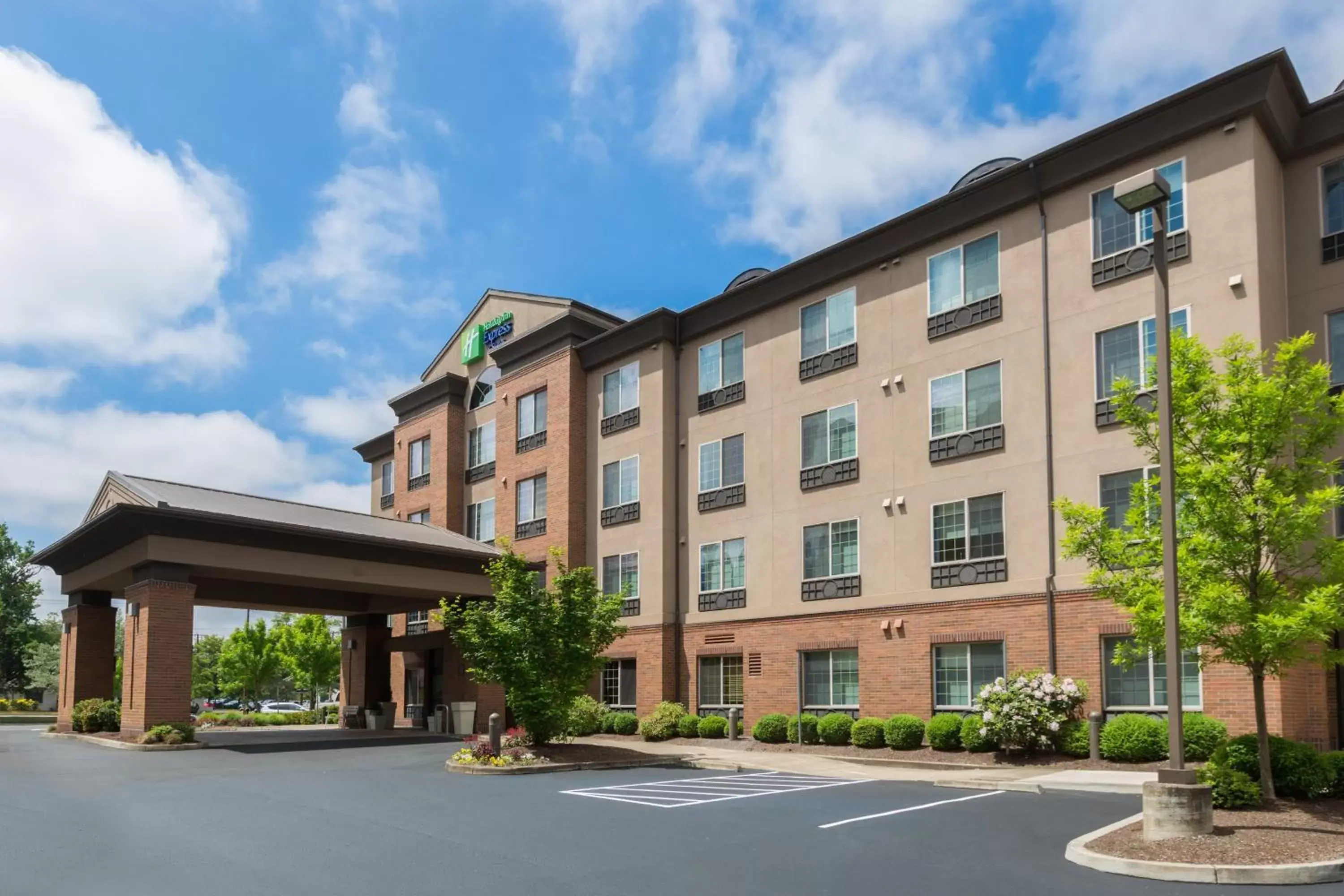 Property Building in Holiday Inn Express Hotel & Suites Eugene Downtown - University, an IHG Hotel