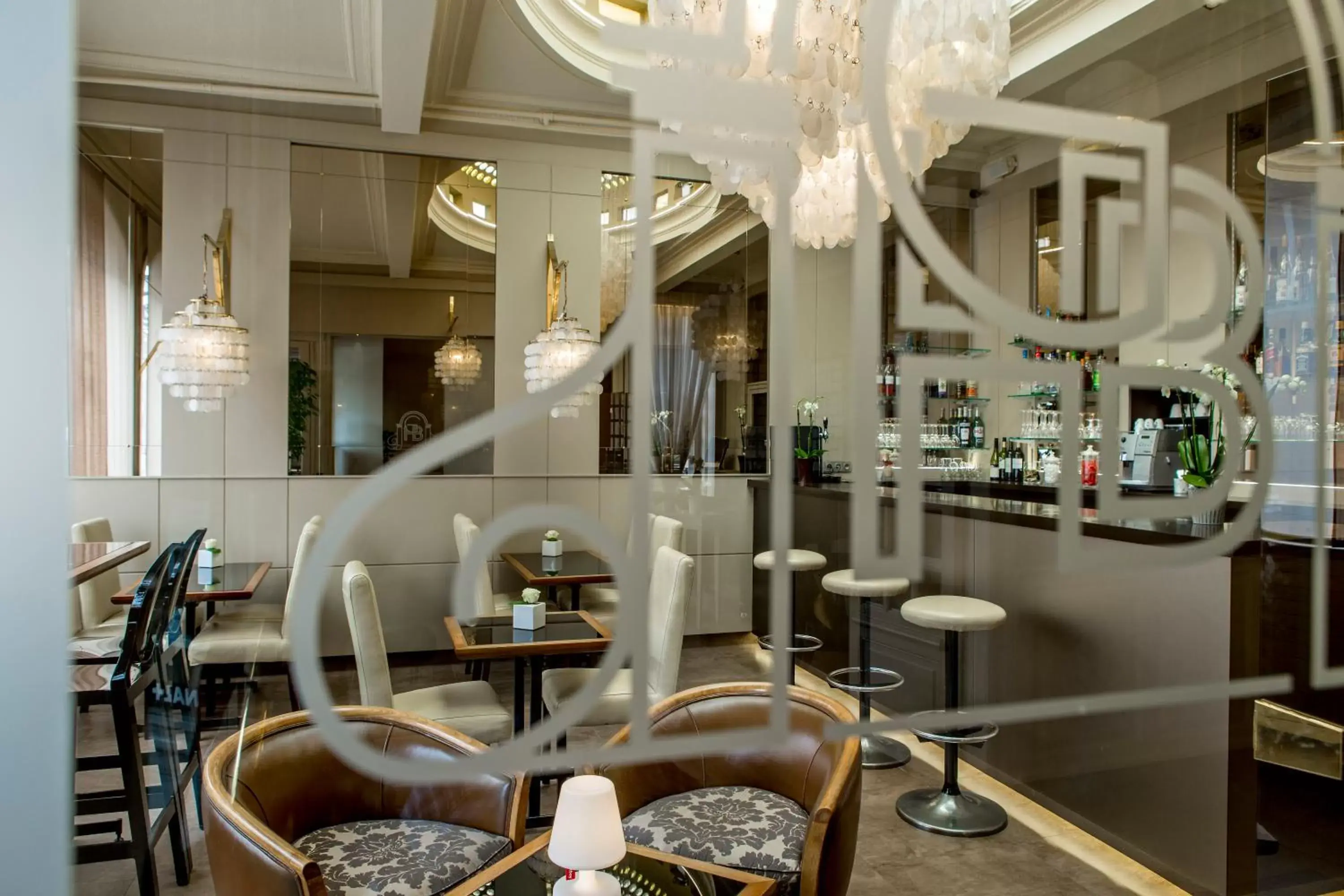 Lounge or bar, Restaurant/Places to Eat in Best Western Grand Hotel de Bordeaux