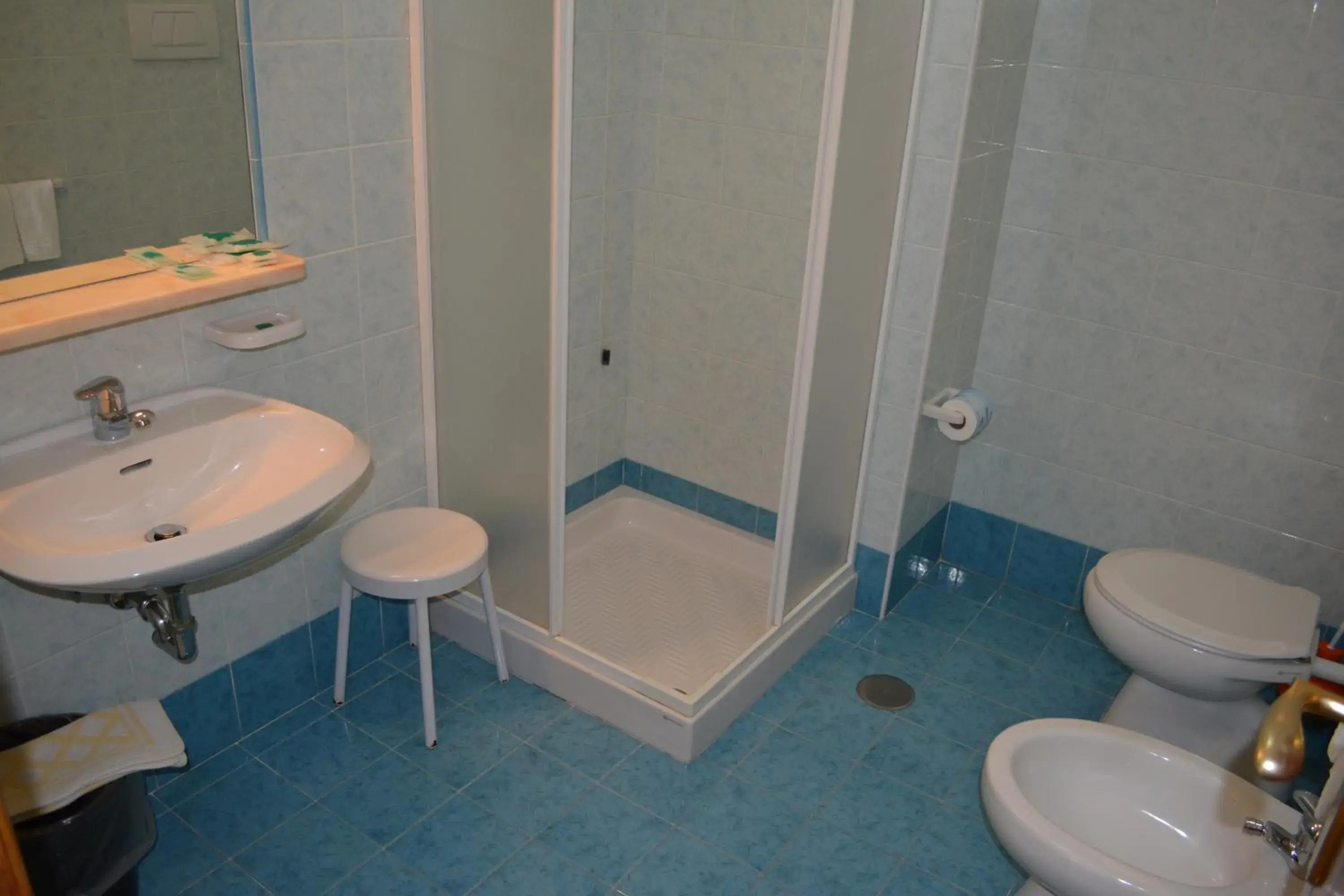 Bathroom in Hotel Maronti