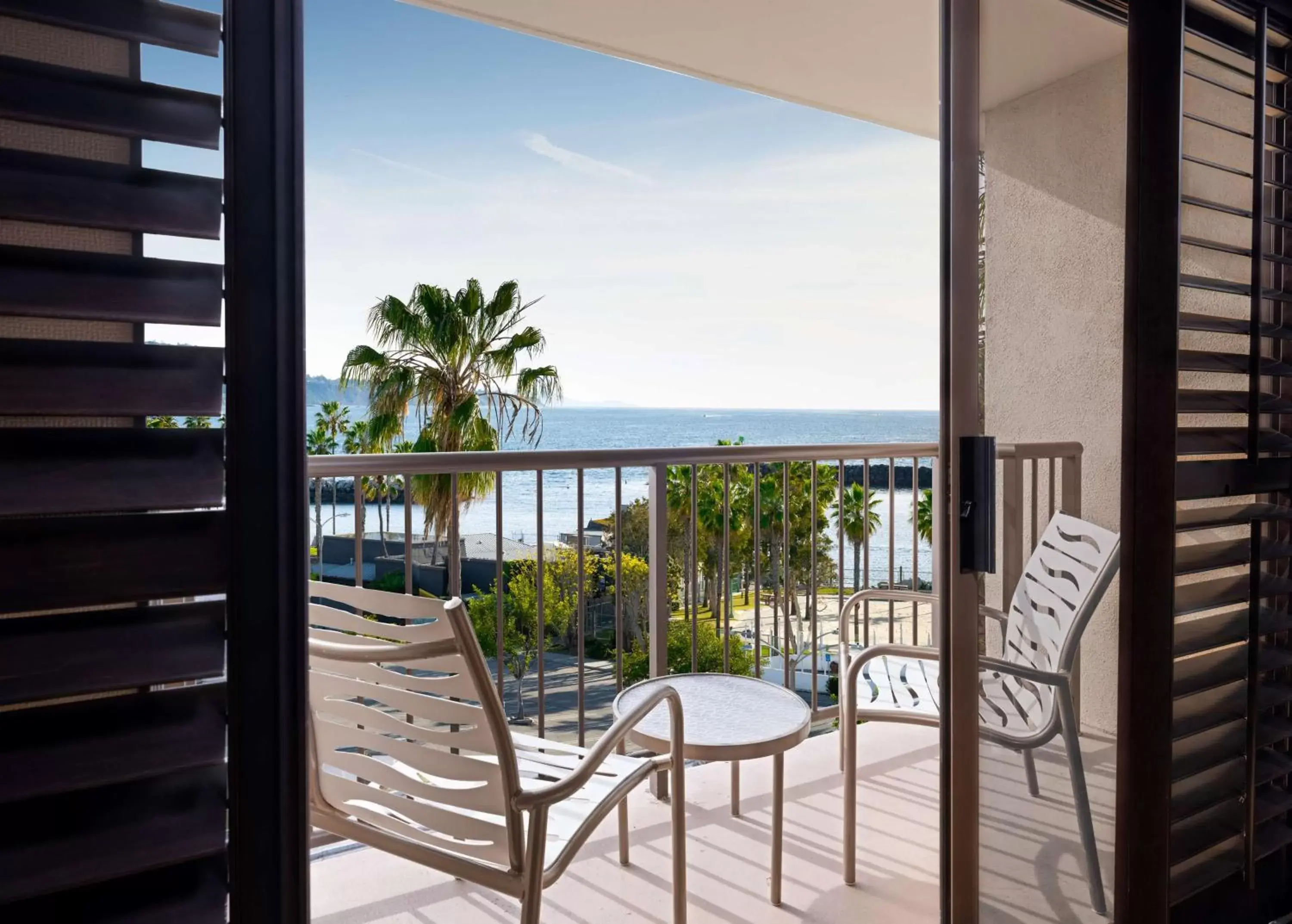 View (from property/room), Balcony/Terrace in Sonesta Redondo Beach and Marina