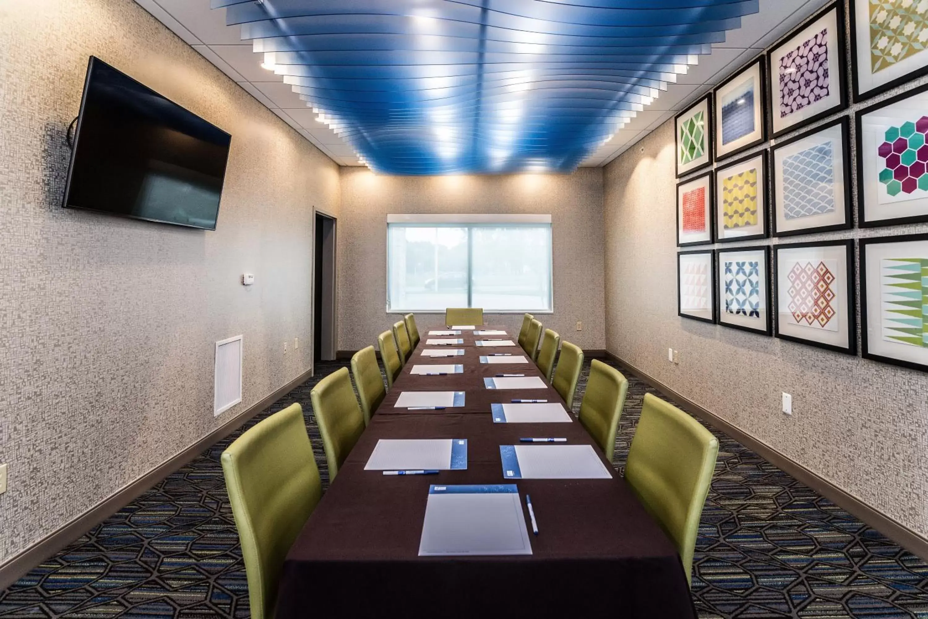 Meeting/conference room in Holiday Inn Express & Suites Allen Park, an IHG Hotel