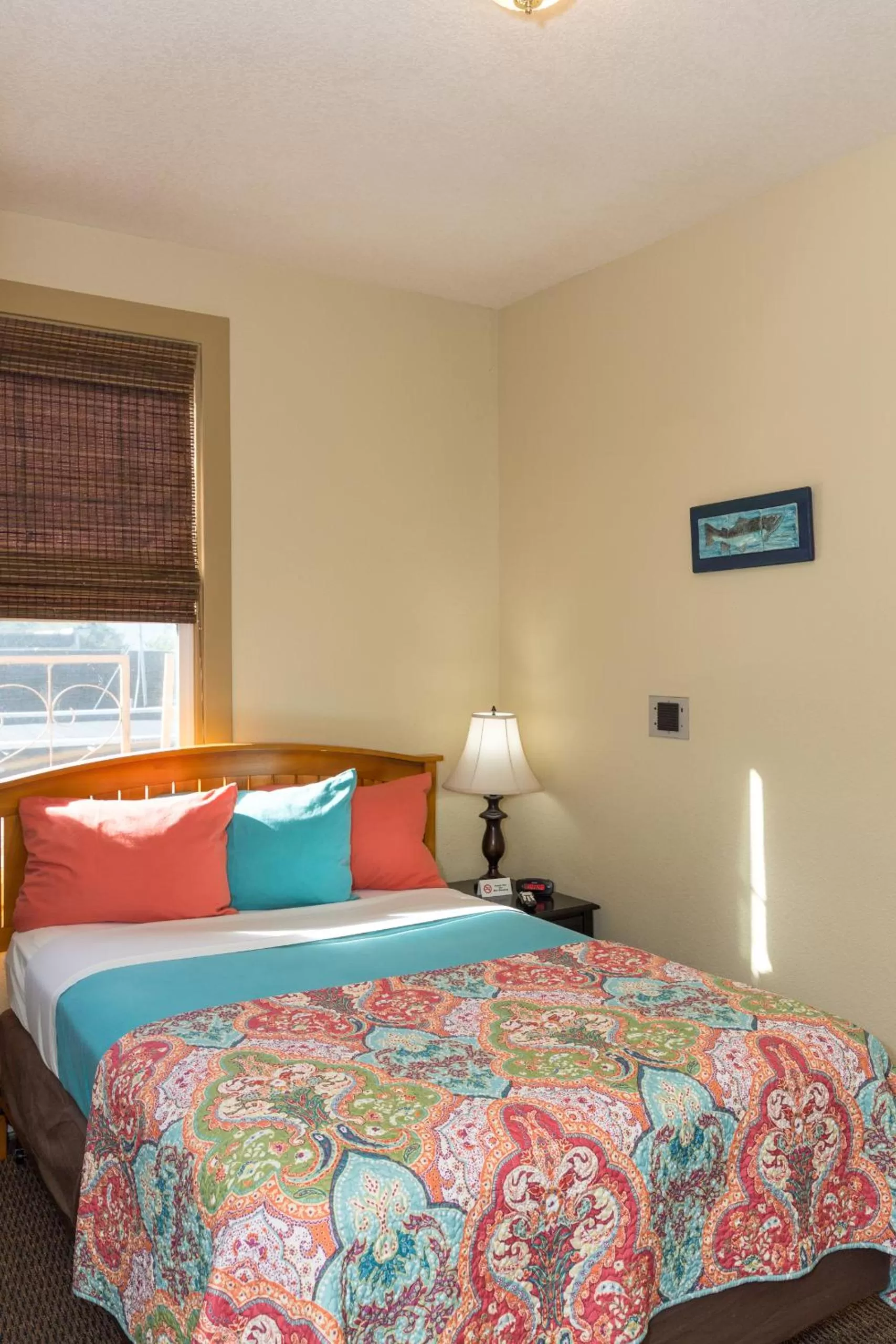 Bed in Hotel Cathlamet