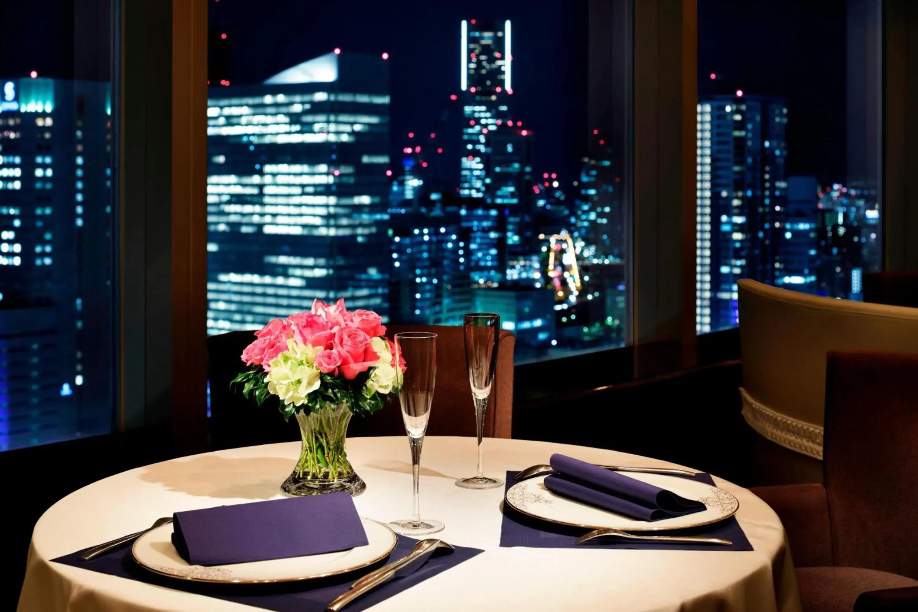 Lounge or bar, Restaurant/Places to Eat in Yokohama Bay Sheraton Hotel and Towers
