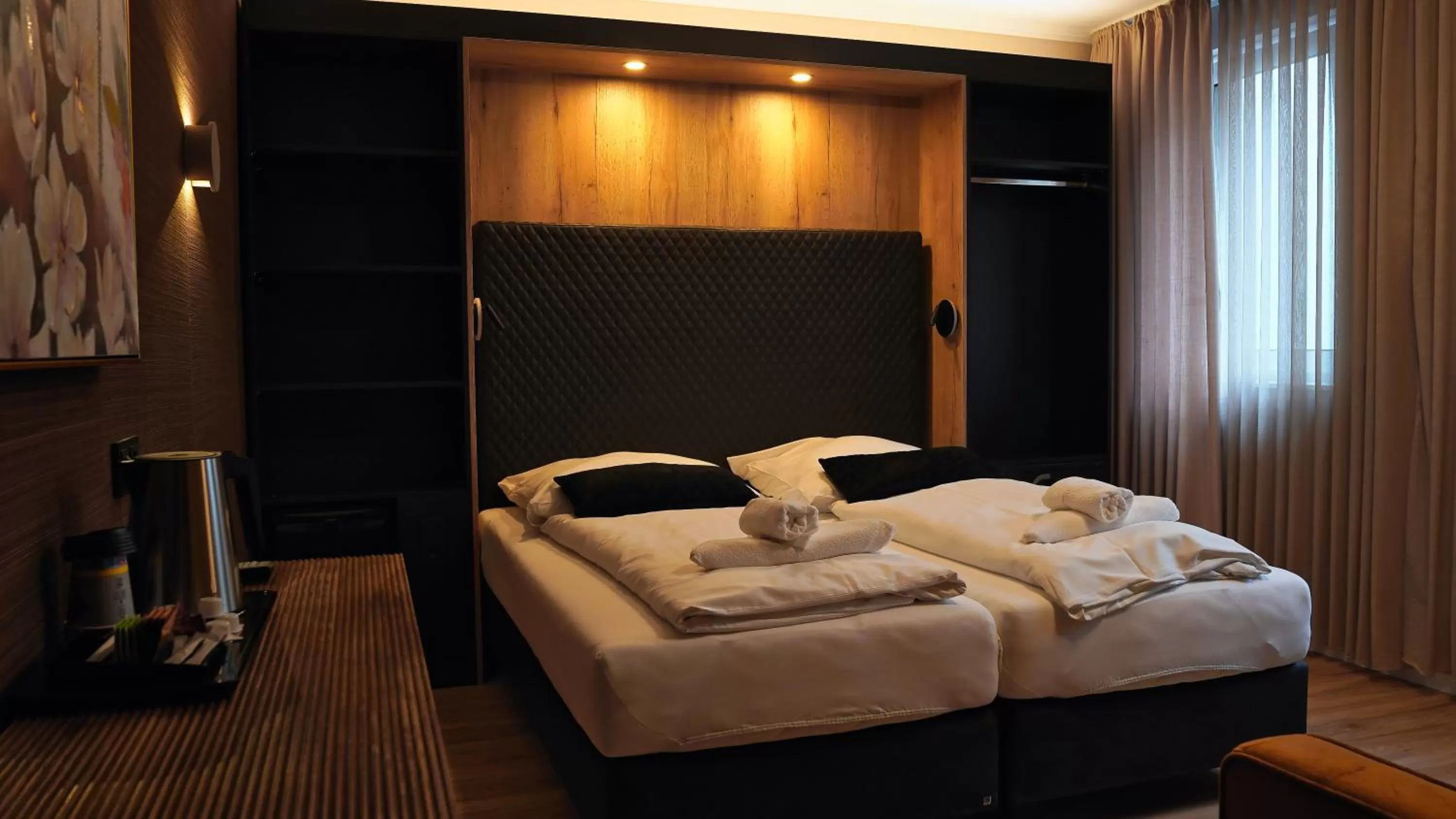 Bedroom, Bed in Hotel Porta Nigra