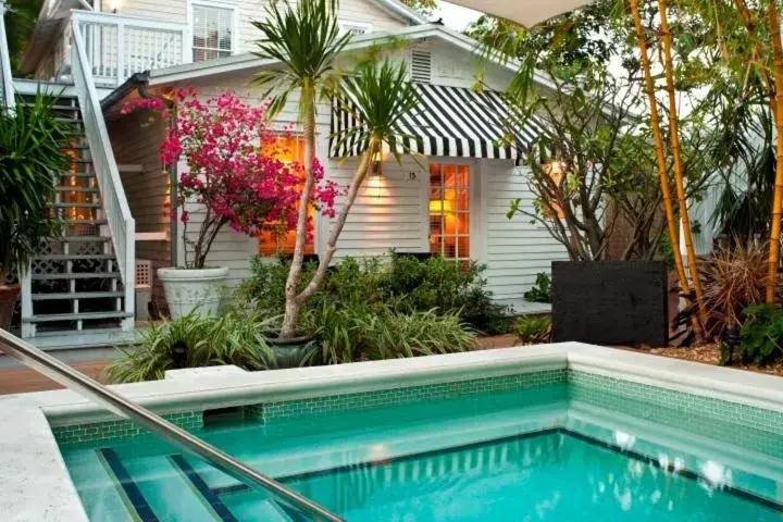 Property building, Swimming Pool in Alexander's Gay Lesbian Guesthouse (Adult Only 21+)