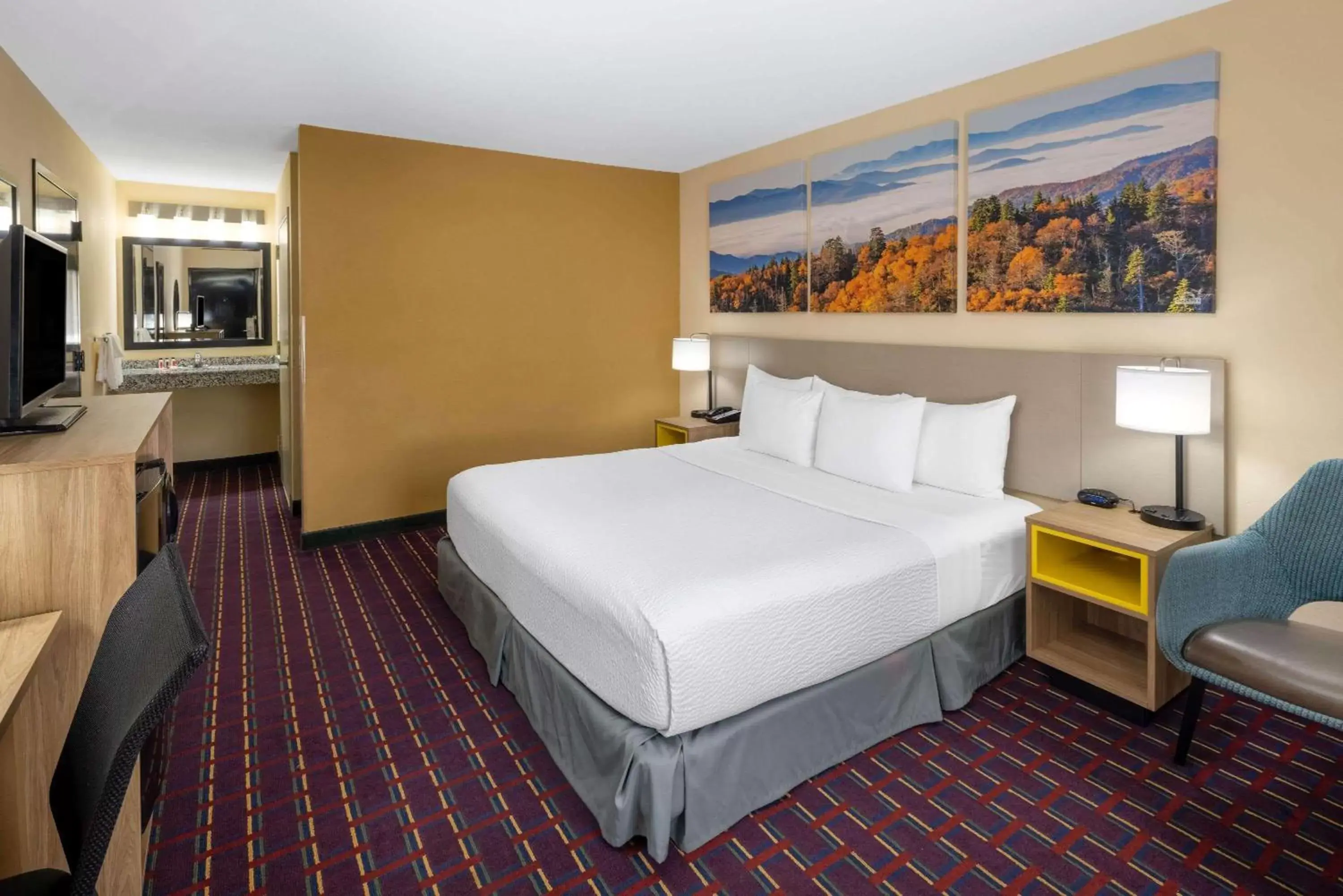 Photo of the whole room, Bed in Days Inn by Wyndham Murphy