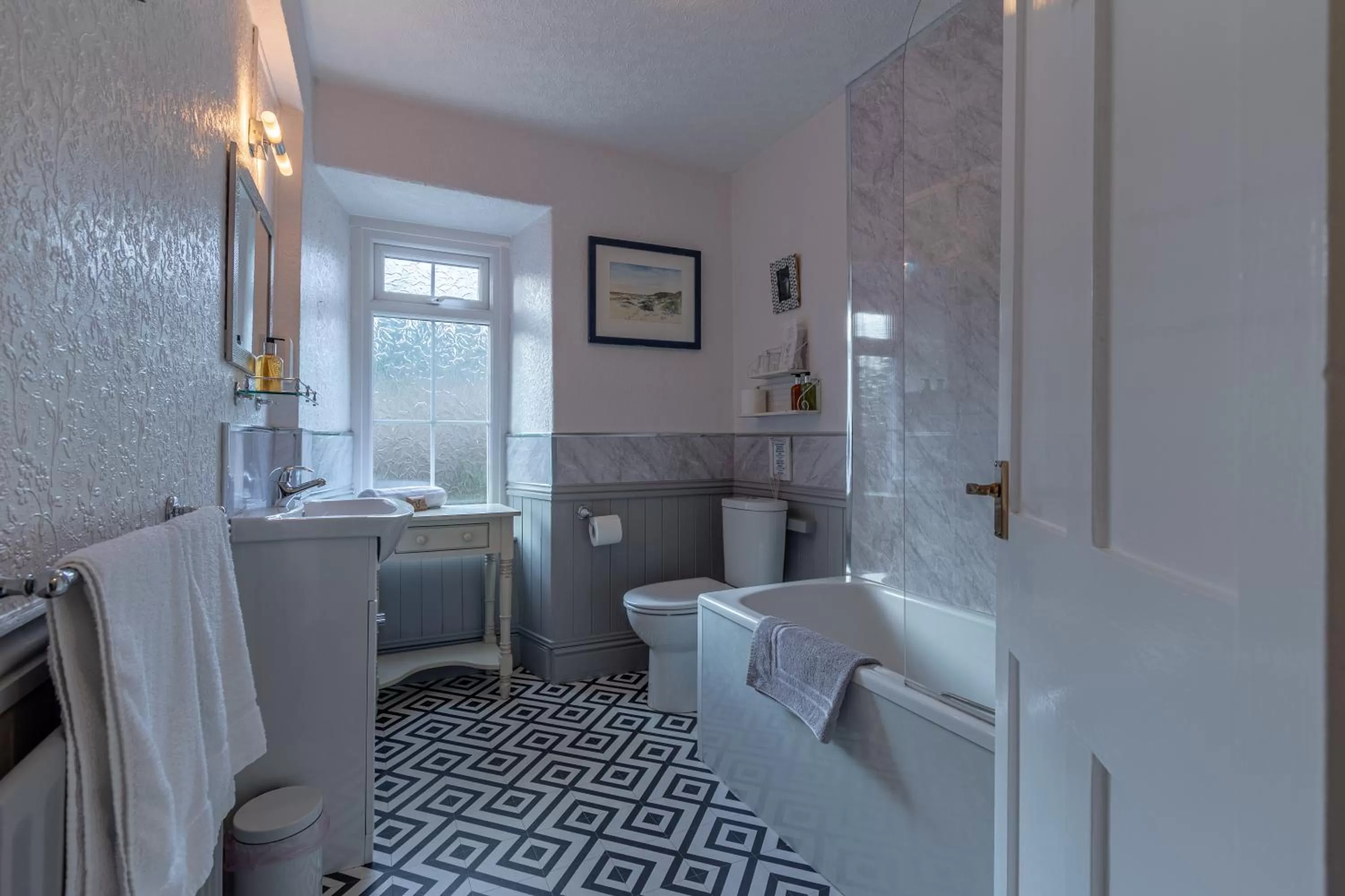 Bathroom in Glyntwrog House