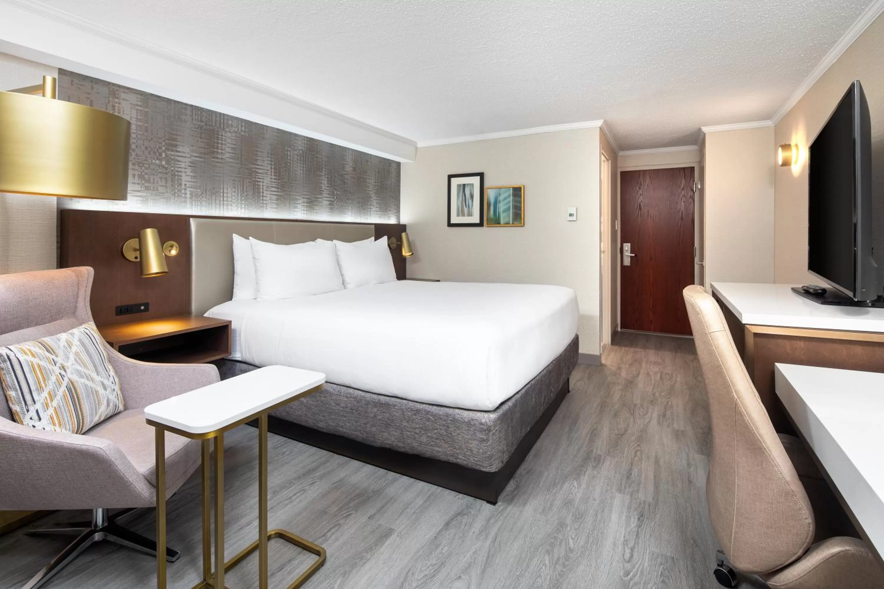 Bedroom, Bed in Crowne Plaza Toronto Airport by IHG