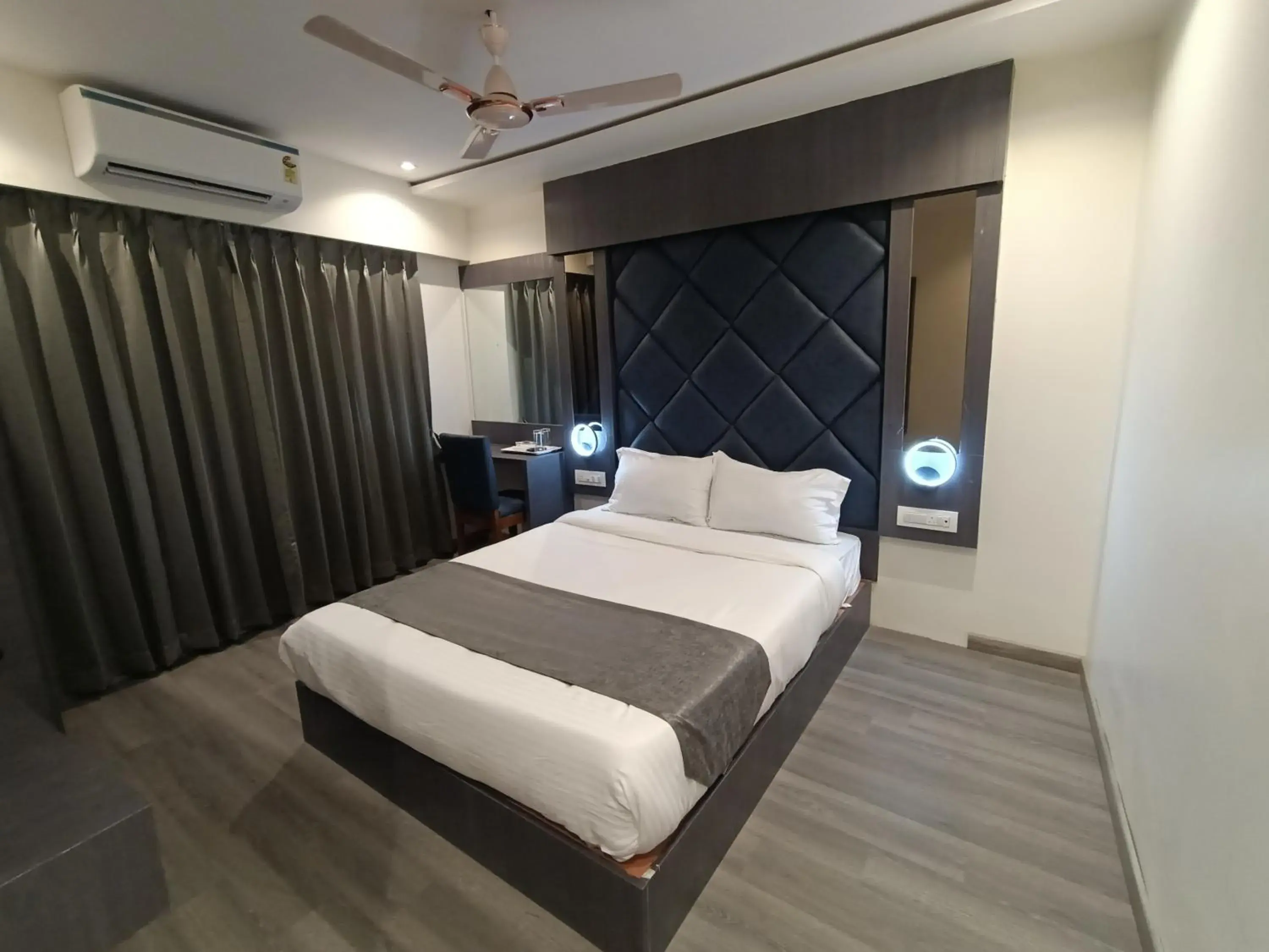 Bed in Hotel Classio Andheri