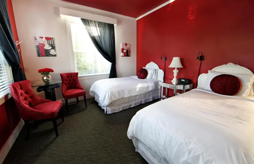 Double Twin Guest Room in Mount View Hotel & Spa