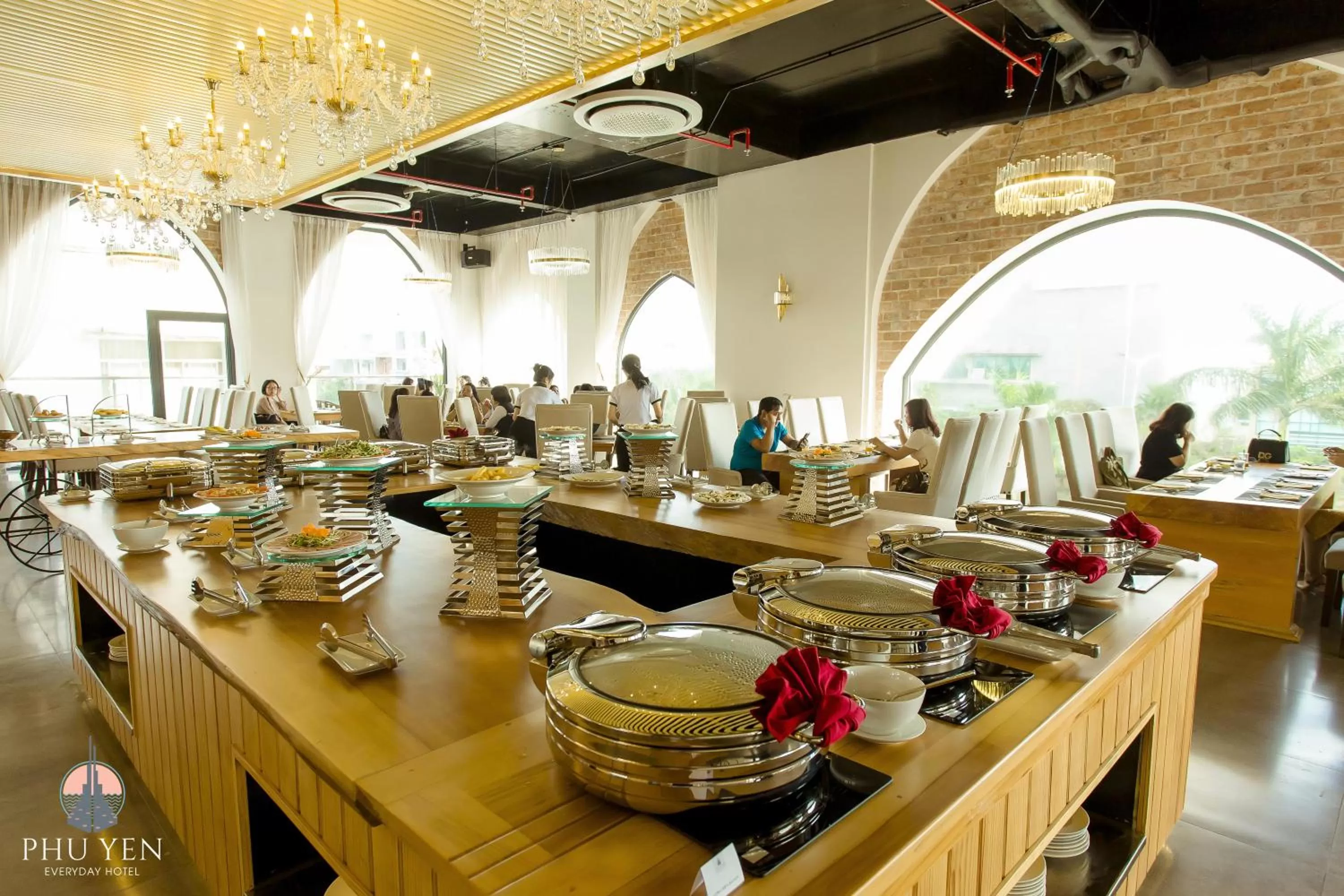 Restaurant/places to eat in PHÚ YÊN EVERYDAY HOTEL