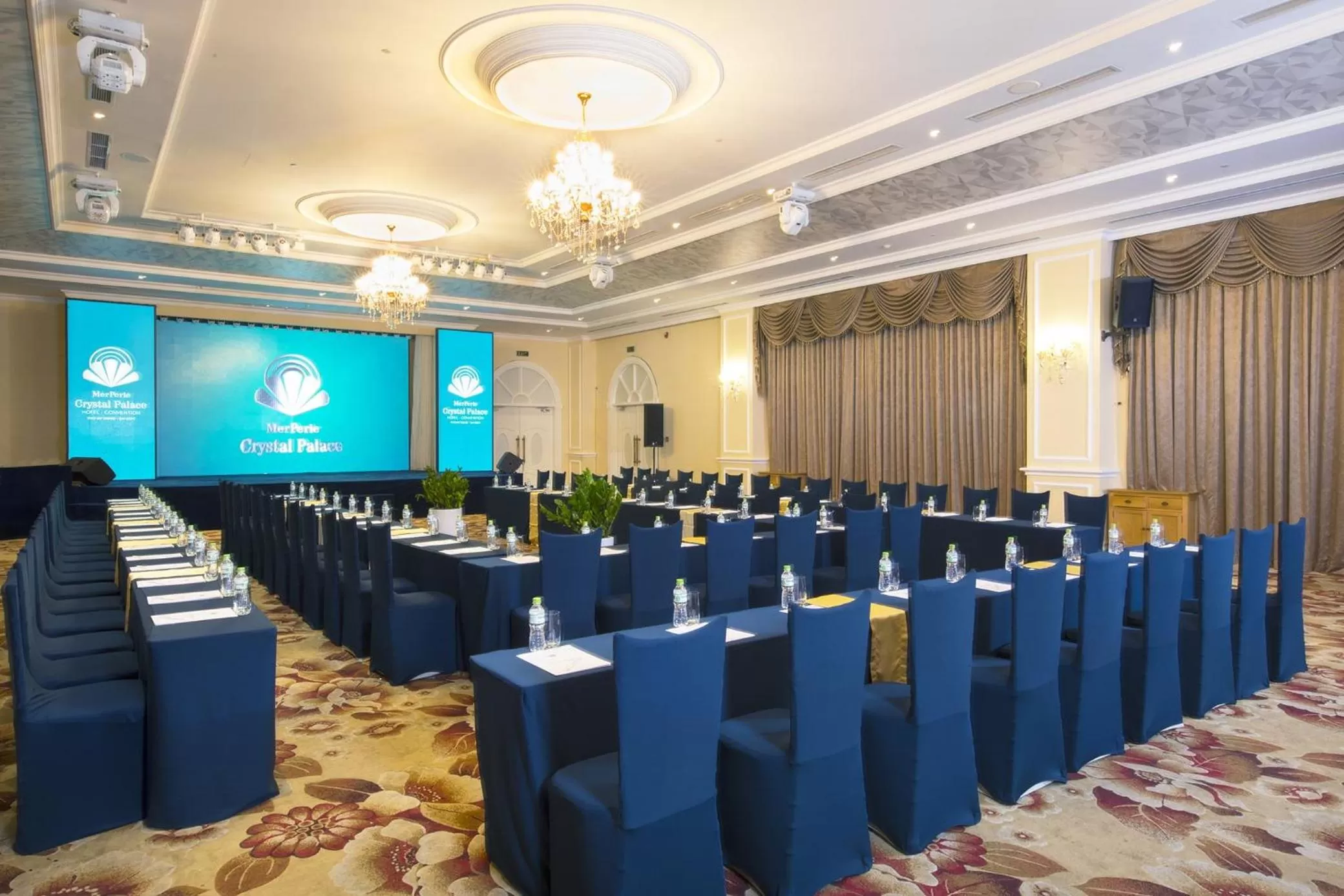 TV and multimedia in MerPerle Crystal Palace