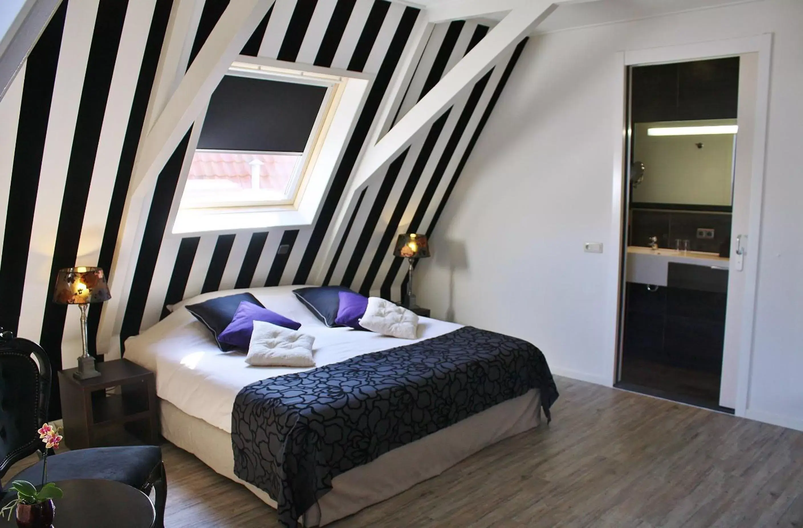 Bedroom, Bed in Hotel Zeezicht
