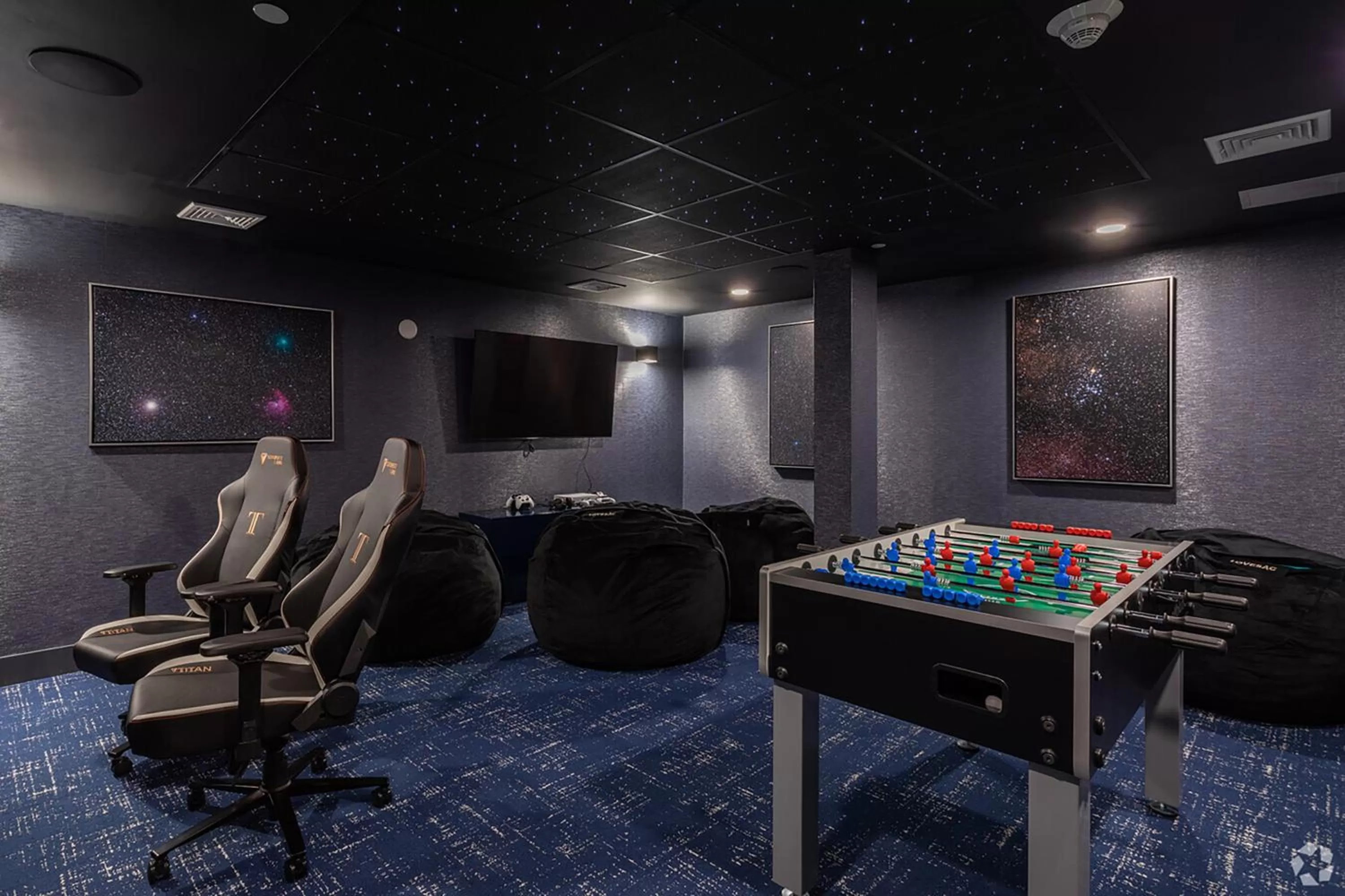 Game Room in Luxury Furnished Apartments by Hyatus Downtown at Yale