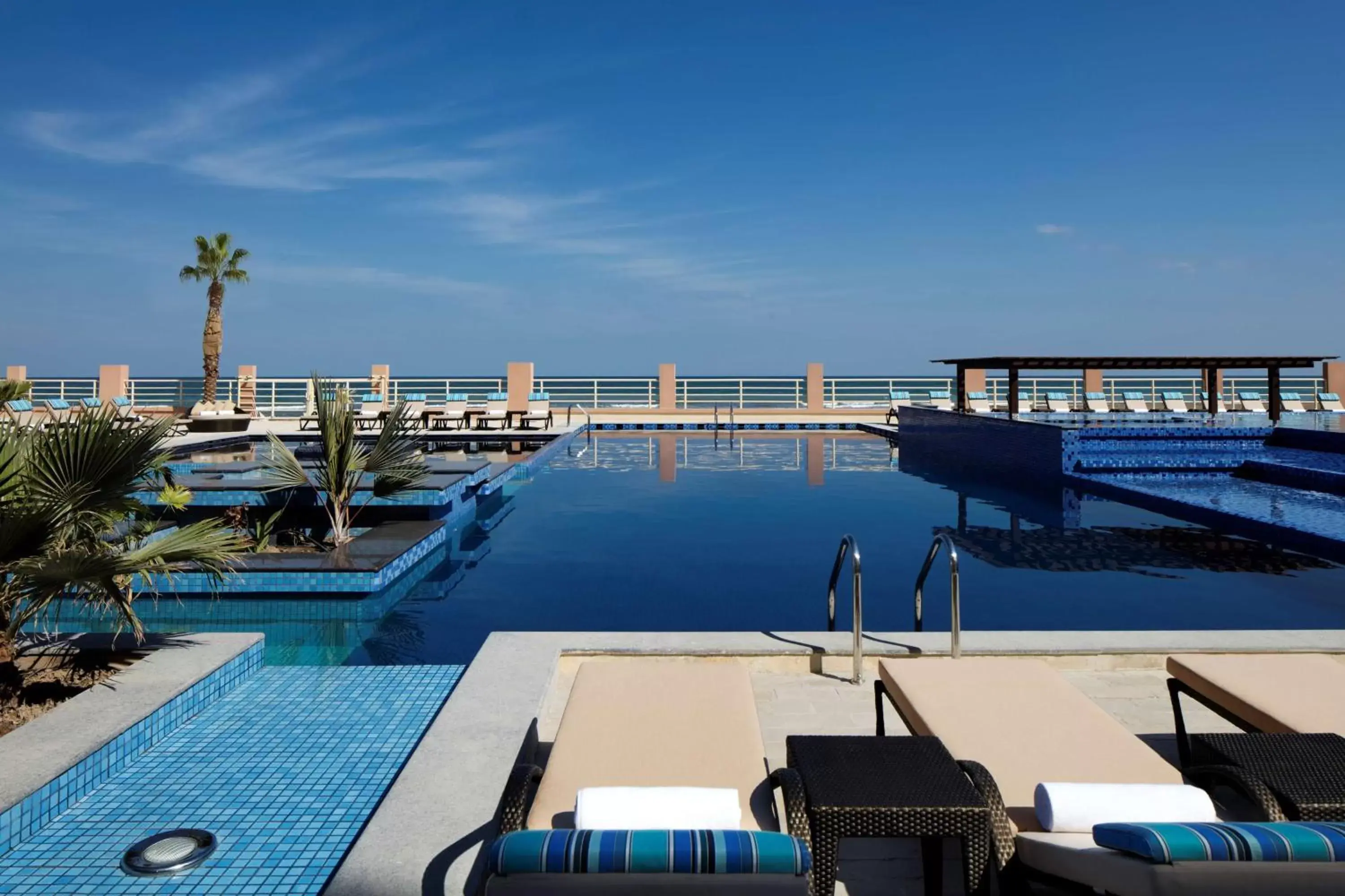 Pool view, Swimming Pool in Radisson Blu Hotel Sohar