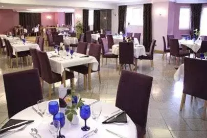 Restaurant/Places to Eat in Parkside International Hotel