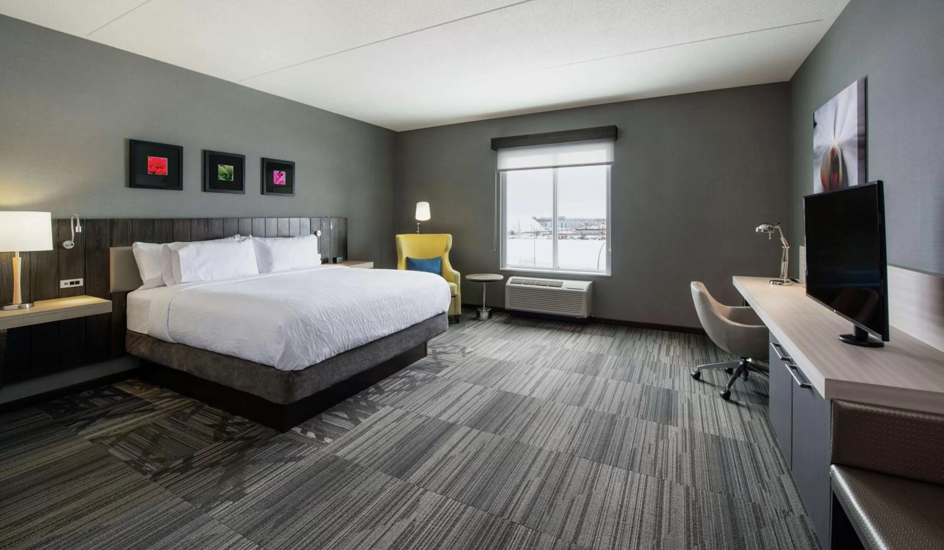 Bedroom, Bed in Hilton Garden Inn Winnipeg South