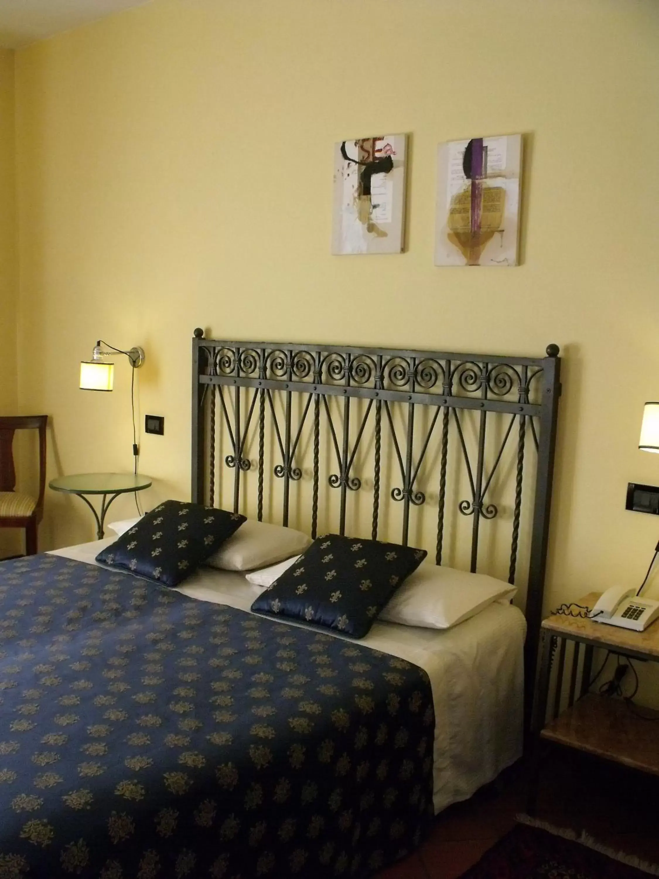 Bed in Hotel De Prati
