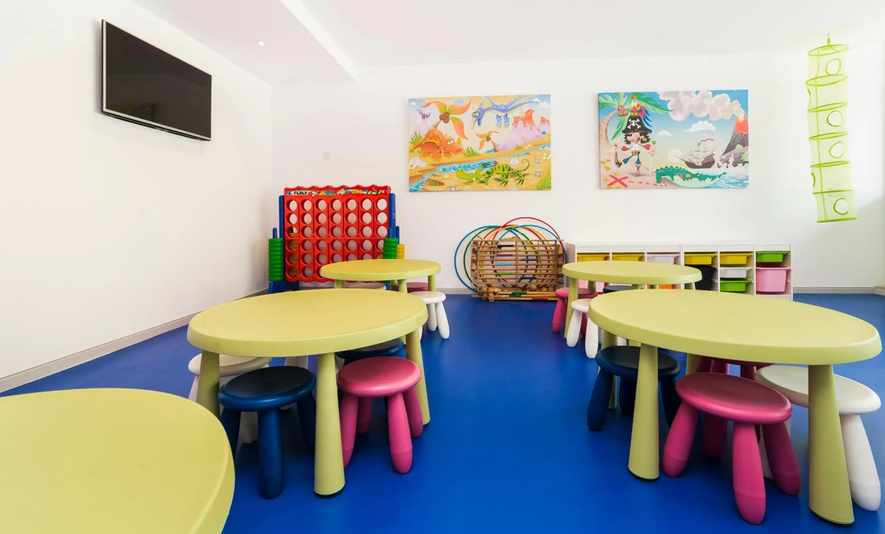 Children play ground, Lounge/Bar in Globales Palmanova