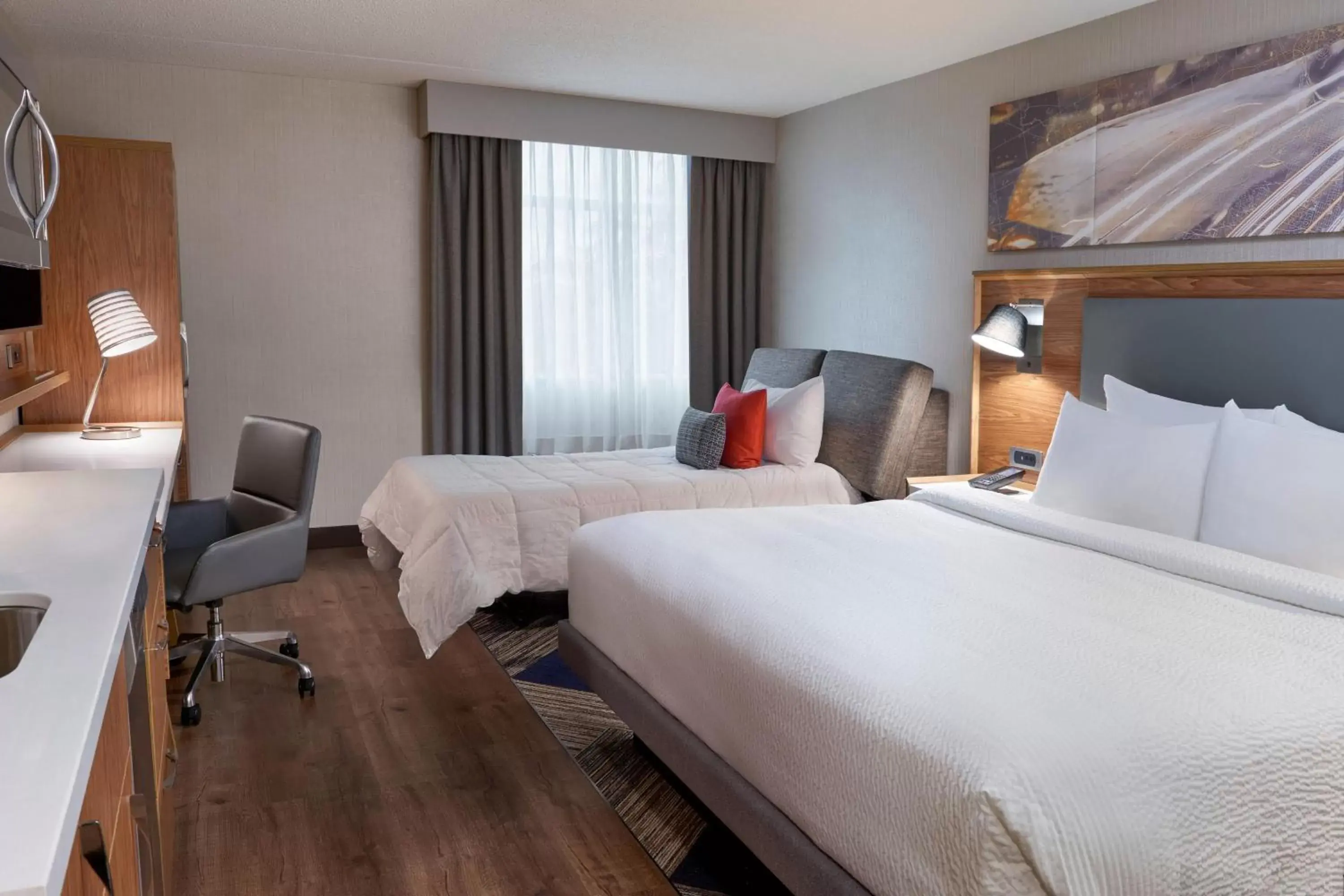 Photo of the whole room, Bed in Four Points by Sheraton Hamilton - Stoney Creek