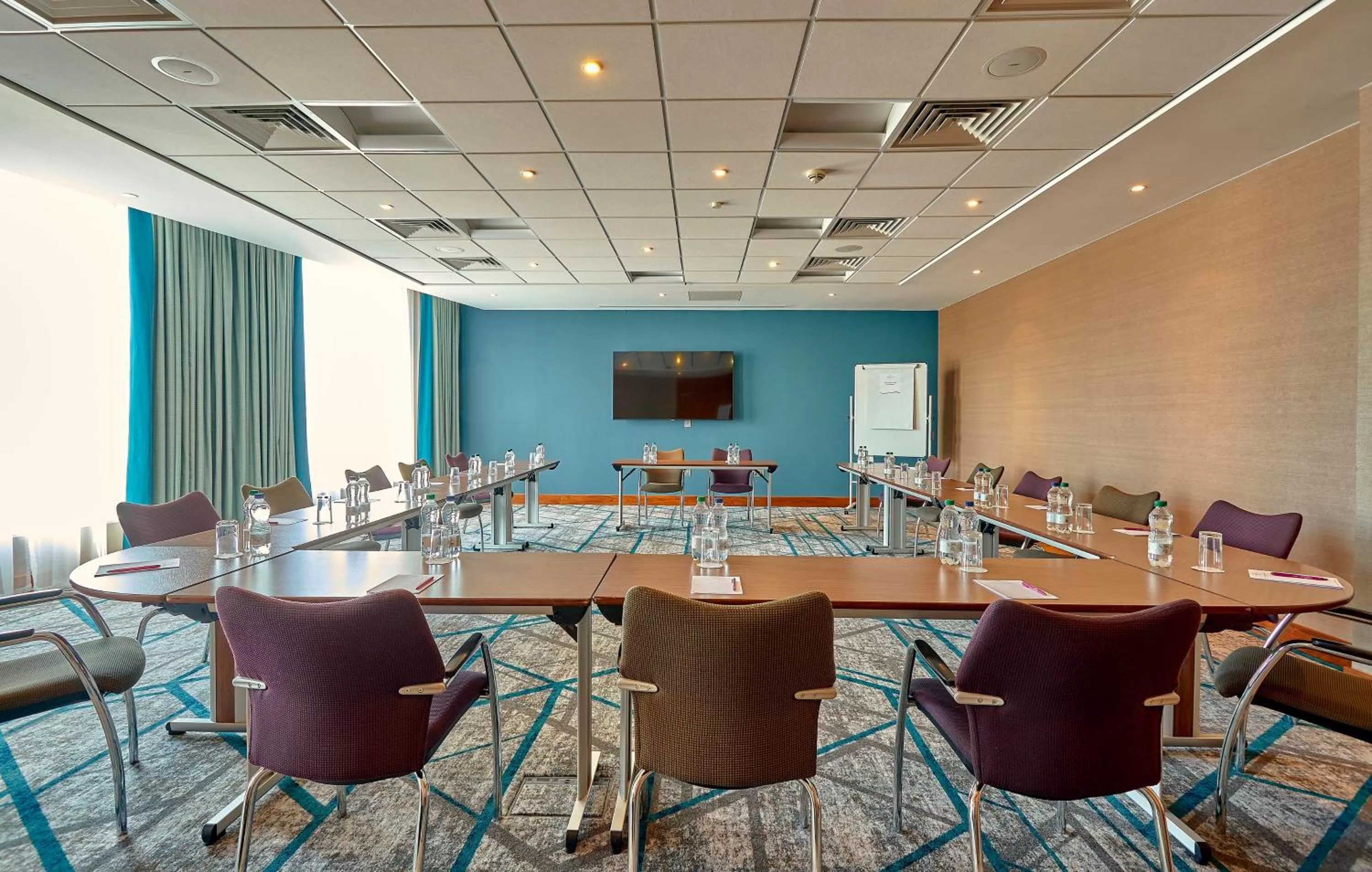 Meeting/conference room in Crowne Plaza Reading
