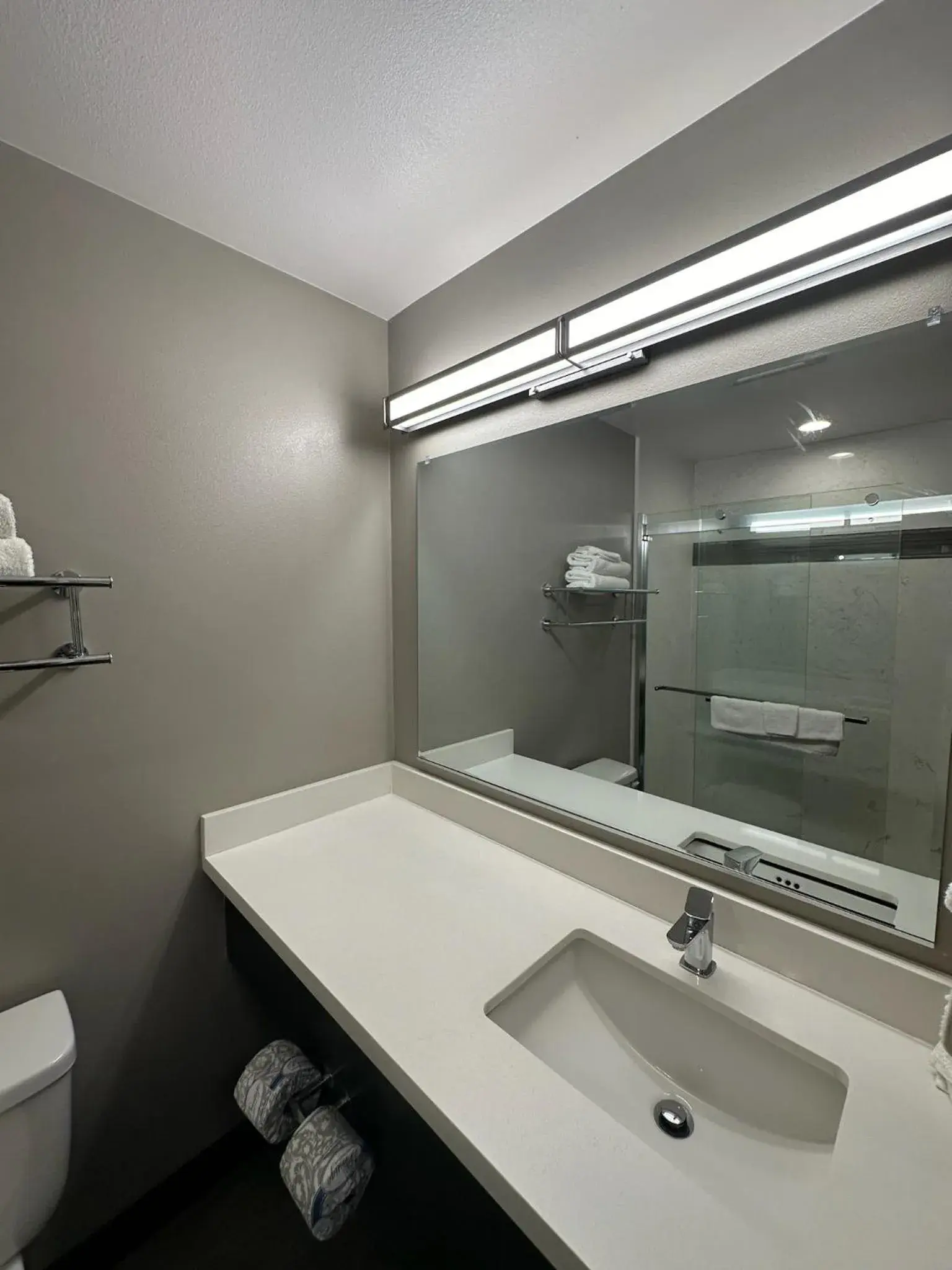 Bathroom in Hotel del SOL