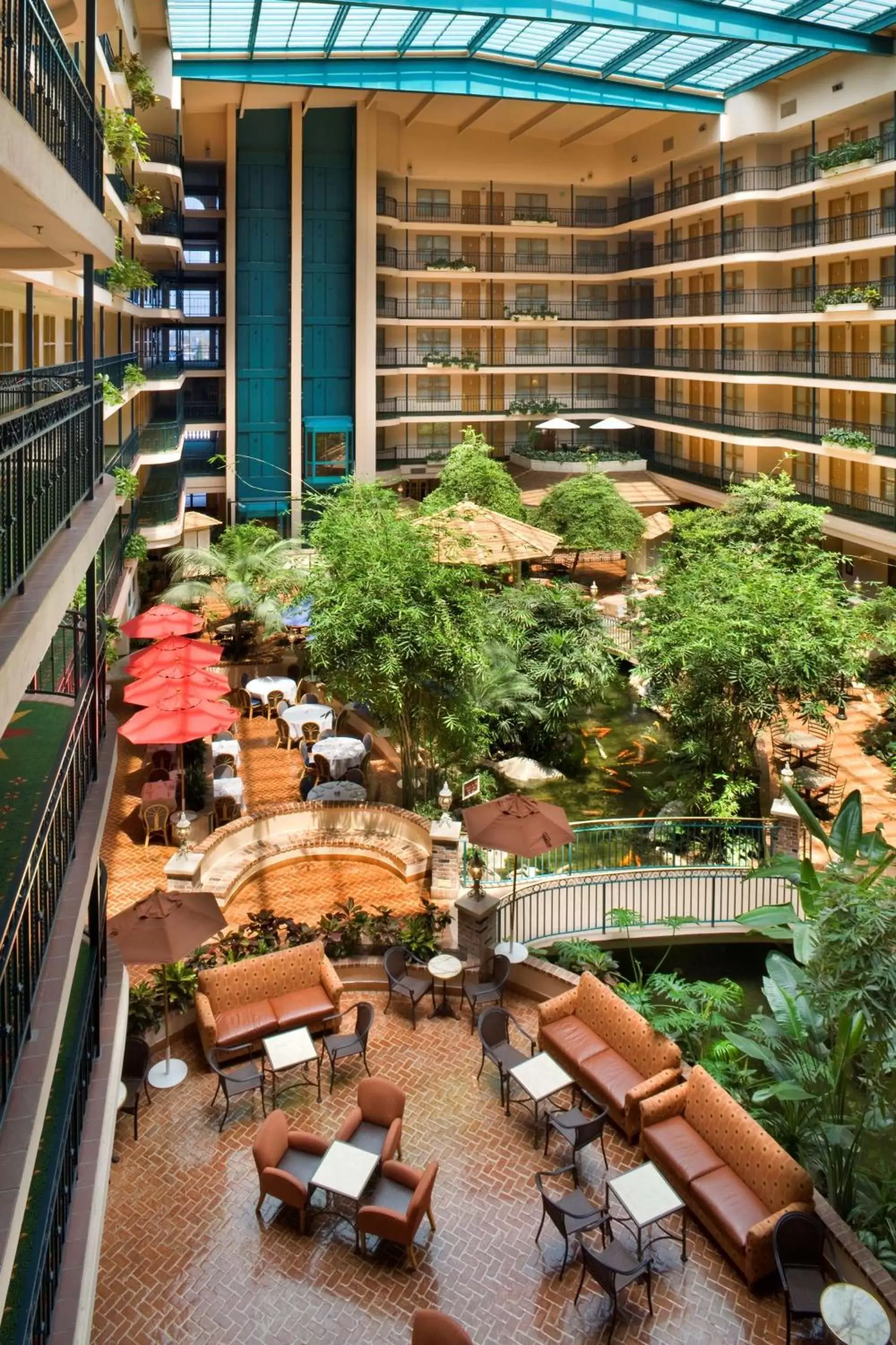 Lobby or reception in Embassy Suites by Hilton Anaheim North