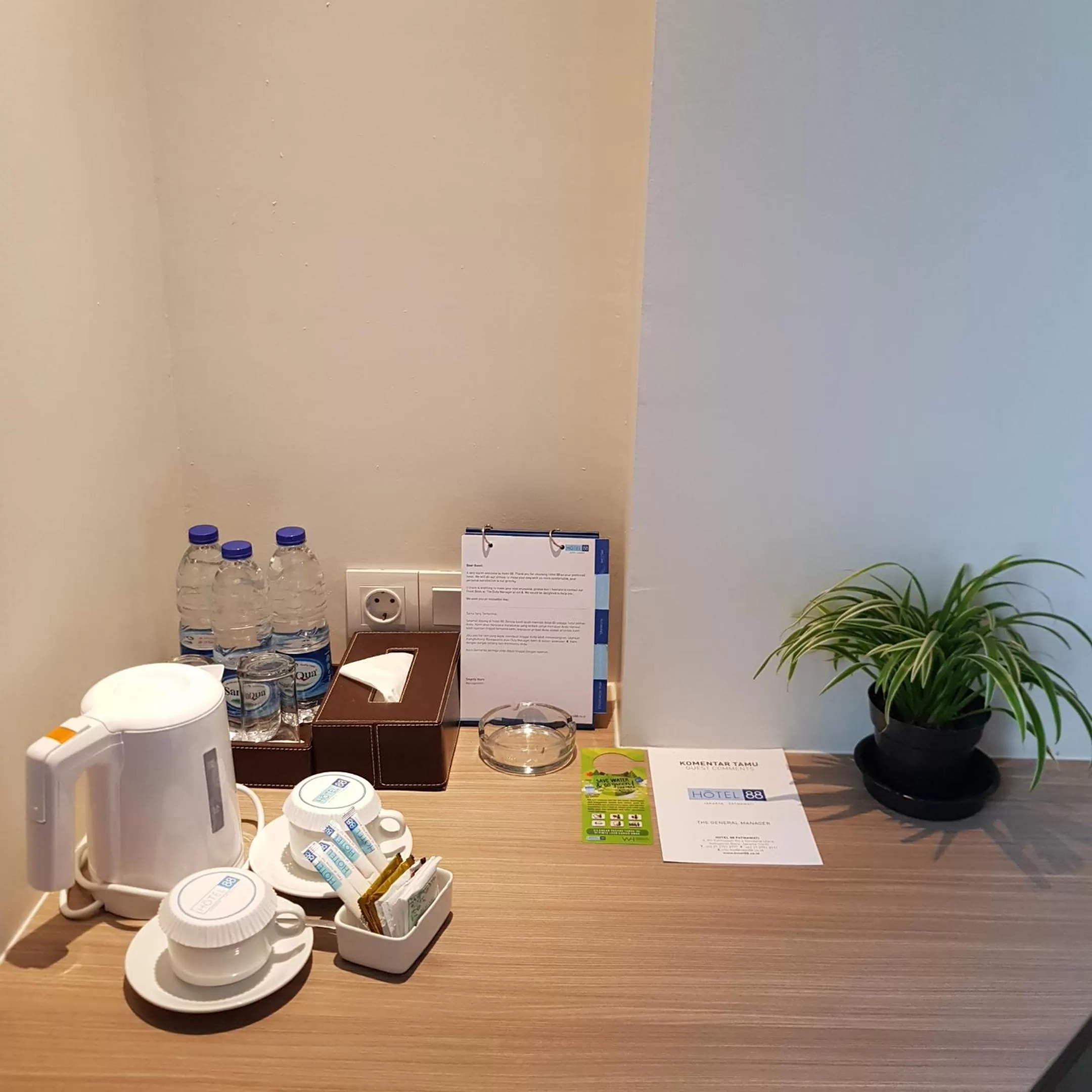 Coffee/tea facilities in Hotel 88 ITC Fatmawati Jakarta By WH