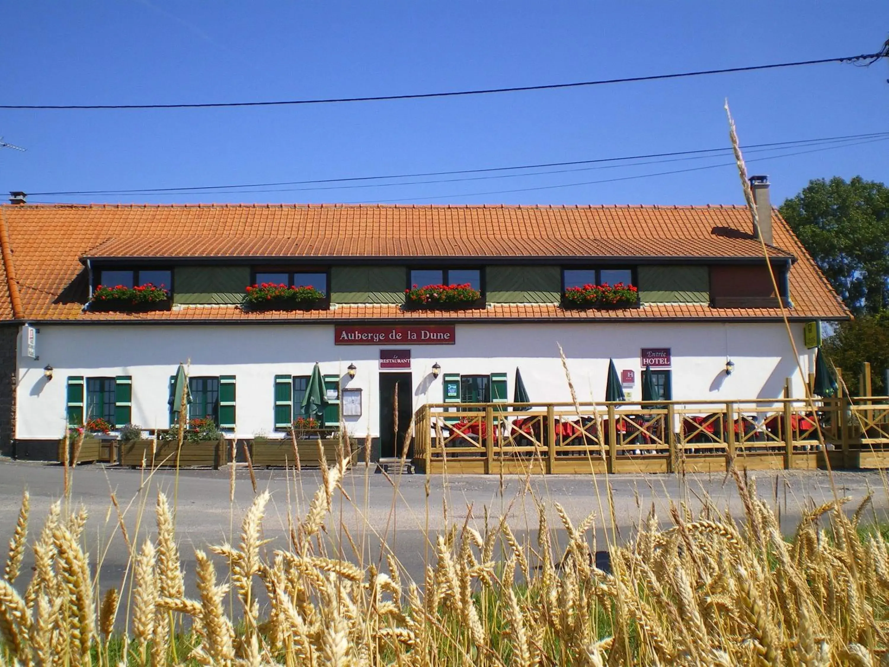 Facade/entrance, Property Building in Logis Auberge De La Dune