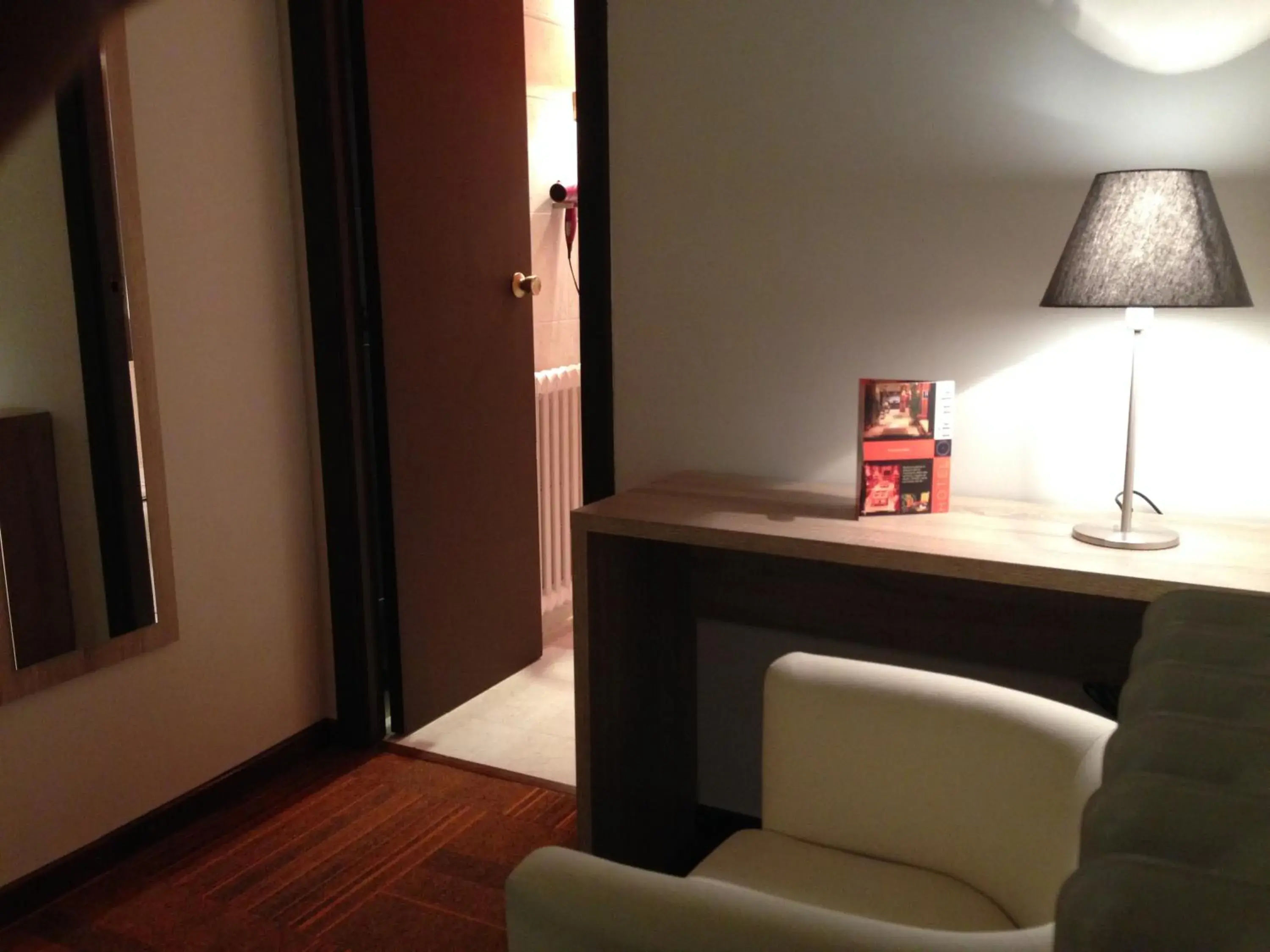 Bedroom, Seating Area in Hotel Oriente