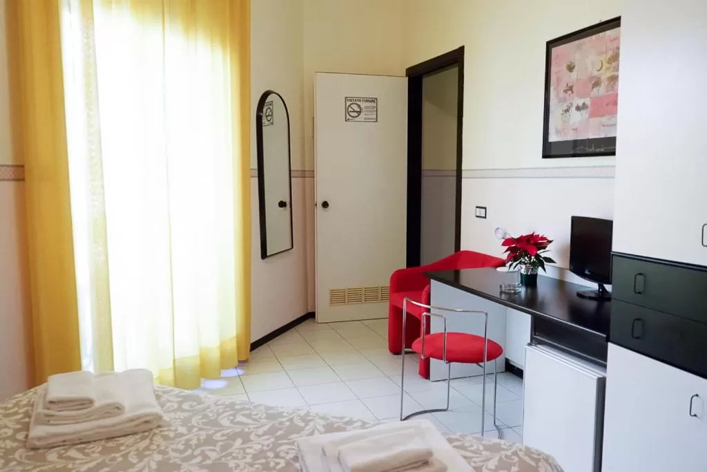 Photo of the whole room, Bed in Hotel Letizia