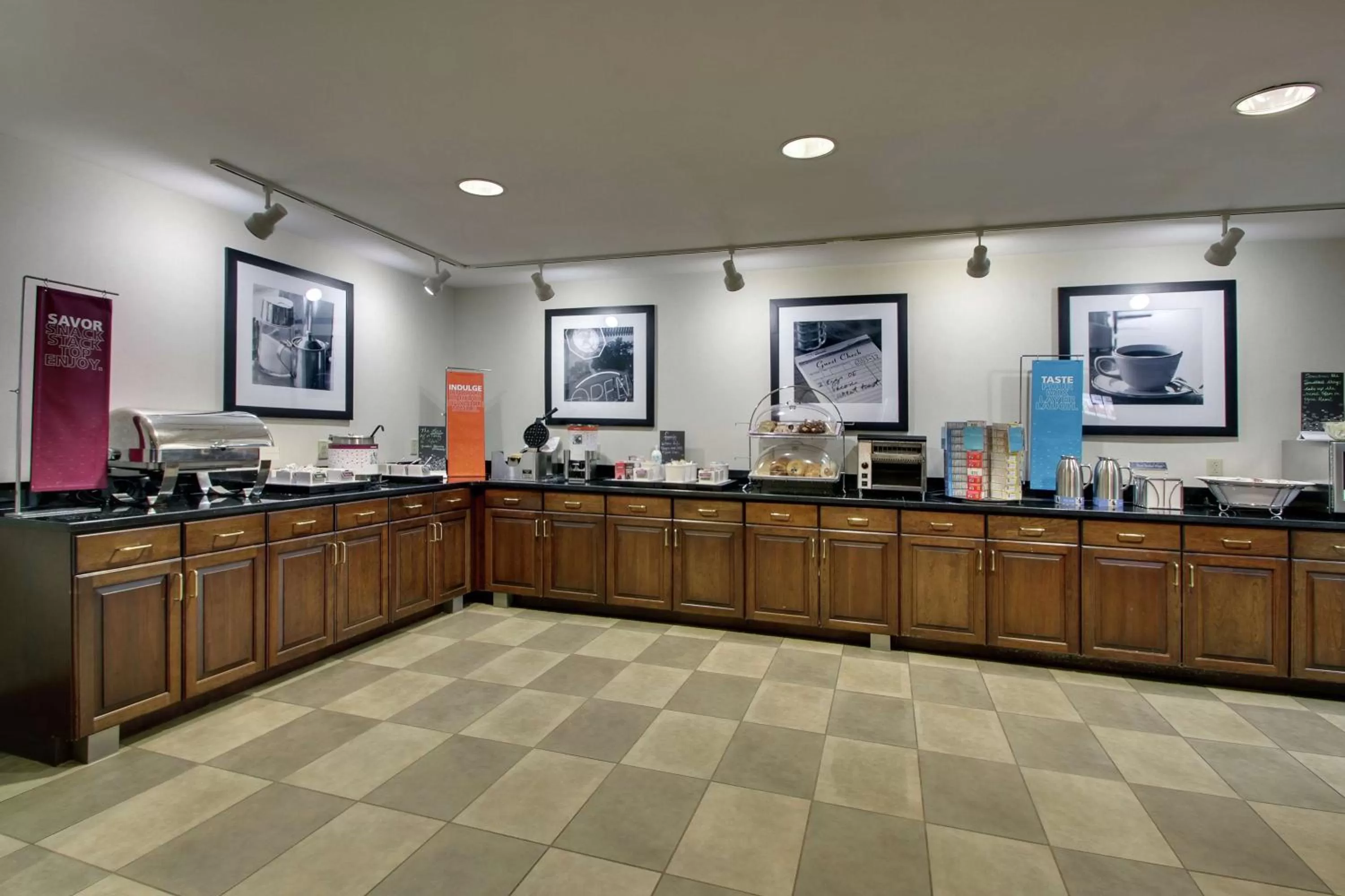 Dining area in Hampton Inn DuBois