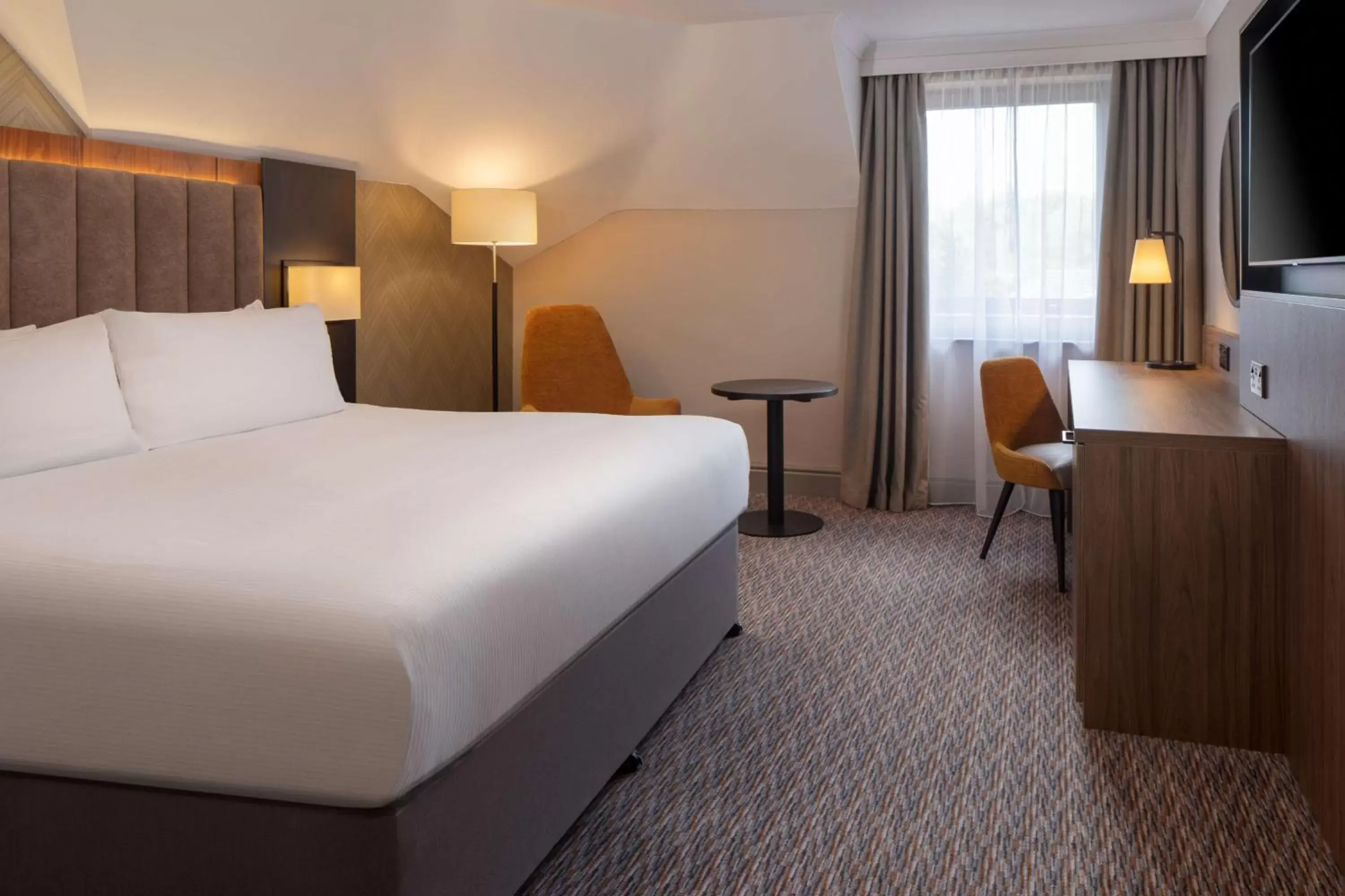 Bedroom, Bed in DoubleTree by Hilton Southampton