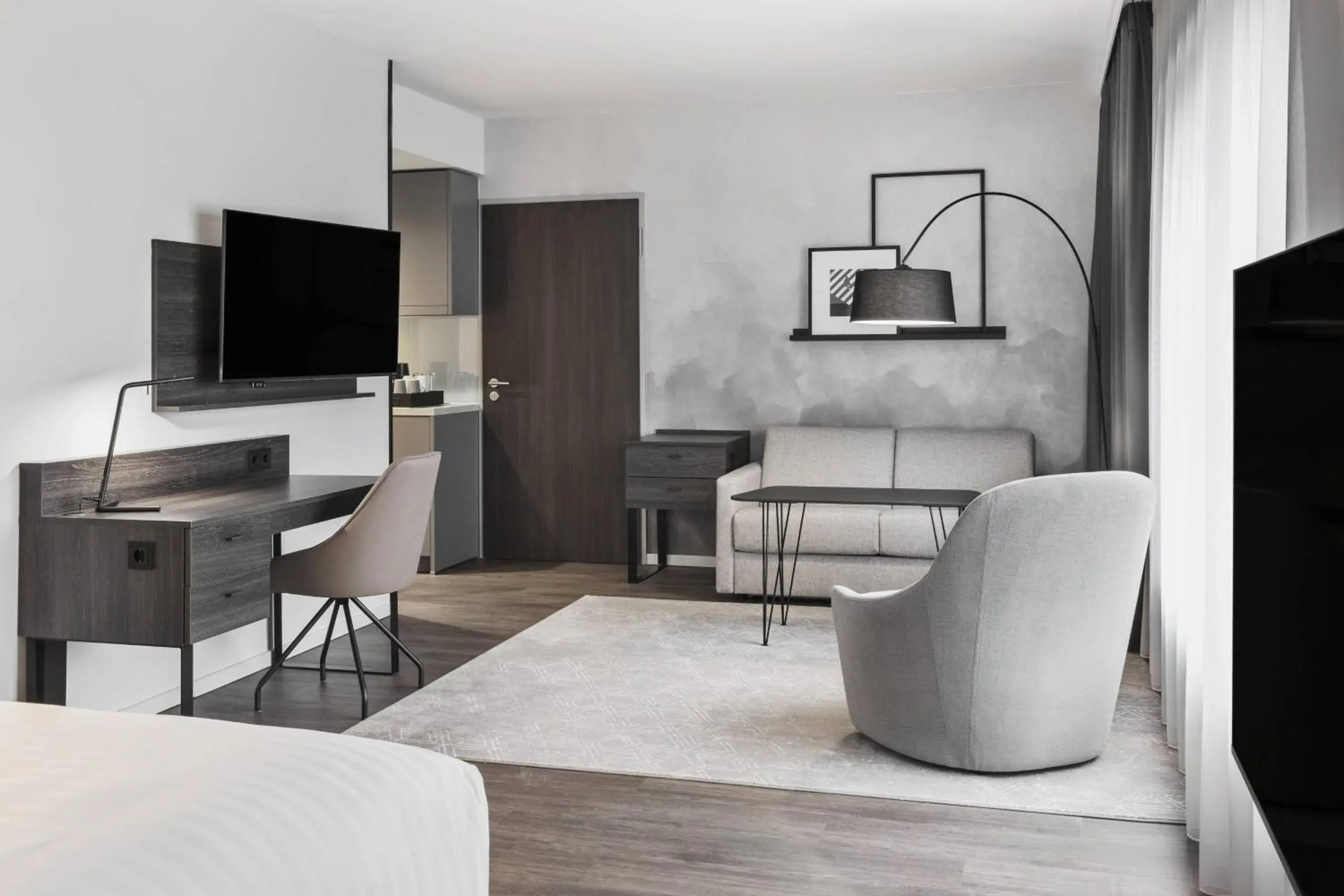 Bedroom, TV/Entertainment Center in Residence Inn by Marriott Munich Ostbahnhof