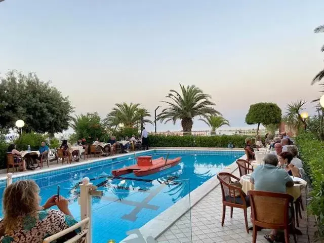 Swimming Pool in Hotel Corallo