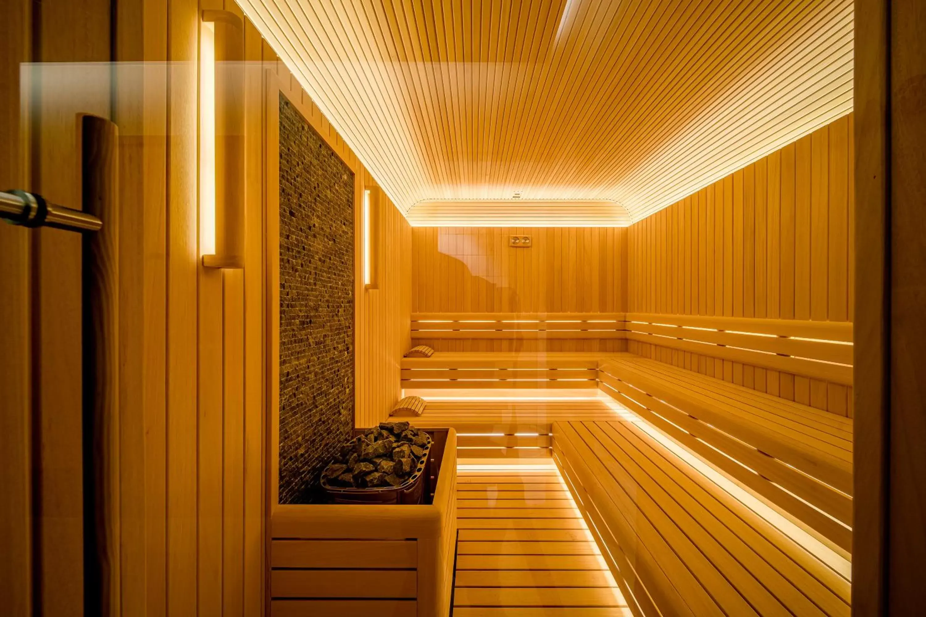 Spa and wellness centre/facilities in NEO KVL Hotel by TASIGO