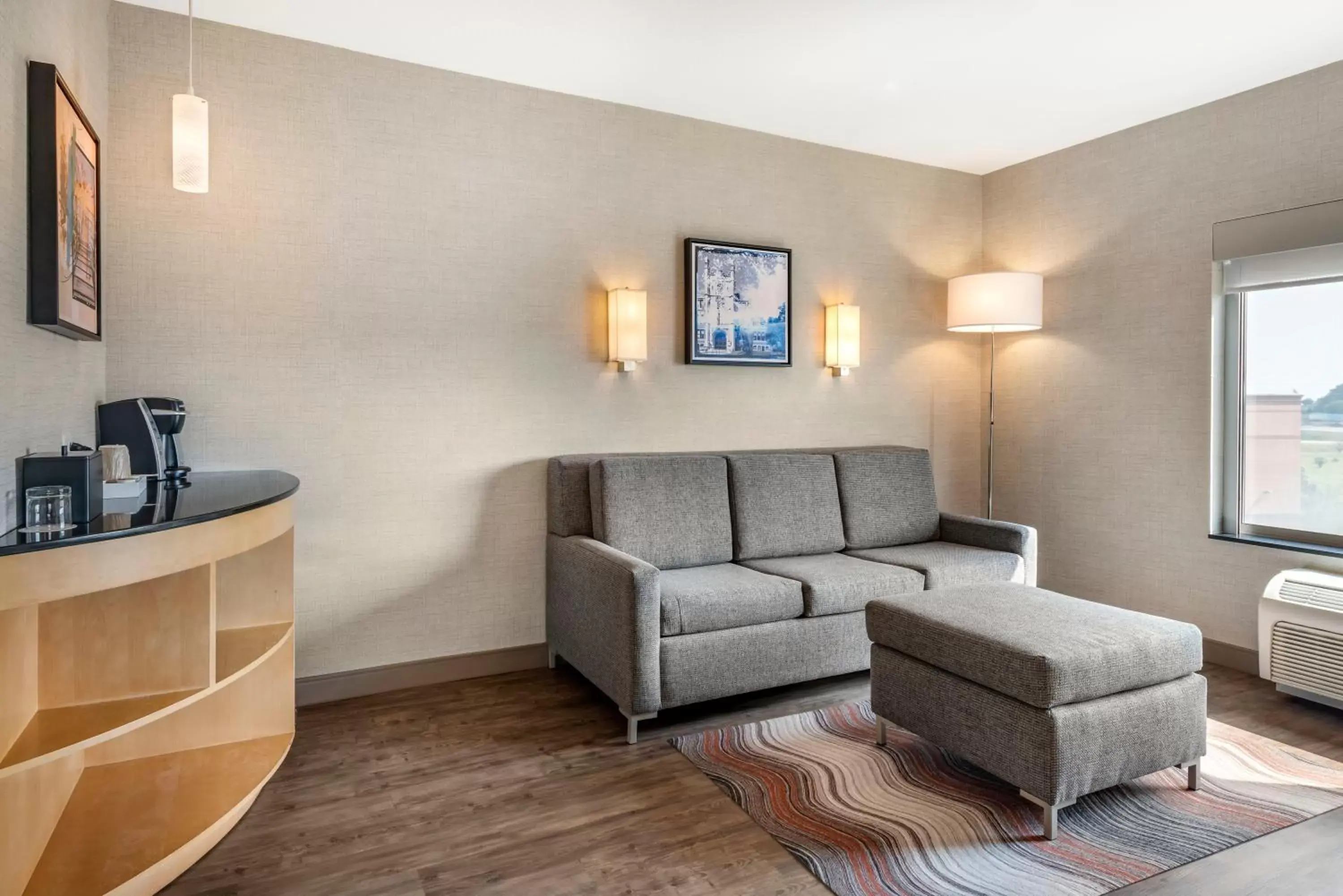 Living room, Seating Area in Cambria Hotel Madison East