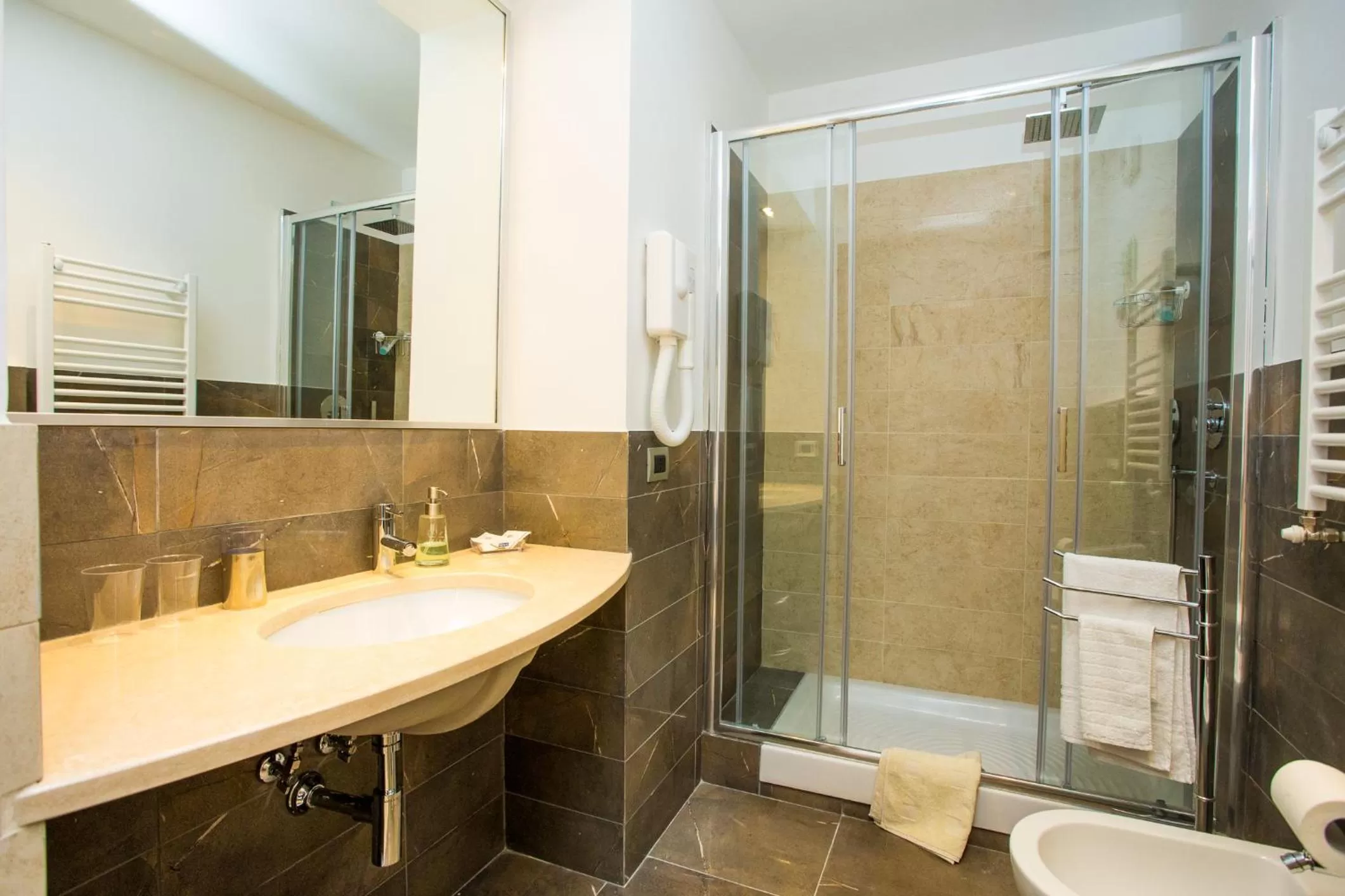 Shower in Trastevere's Friends