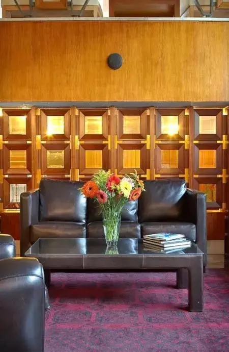 Lounge or bar in Hotel Samaras