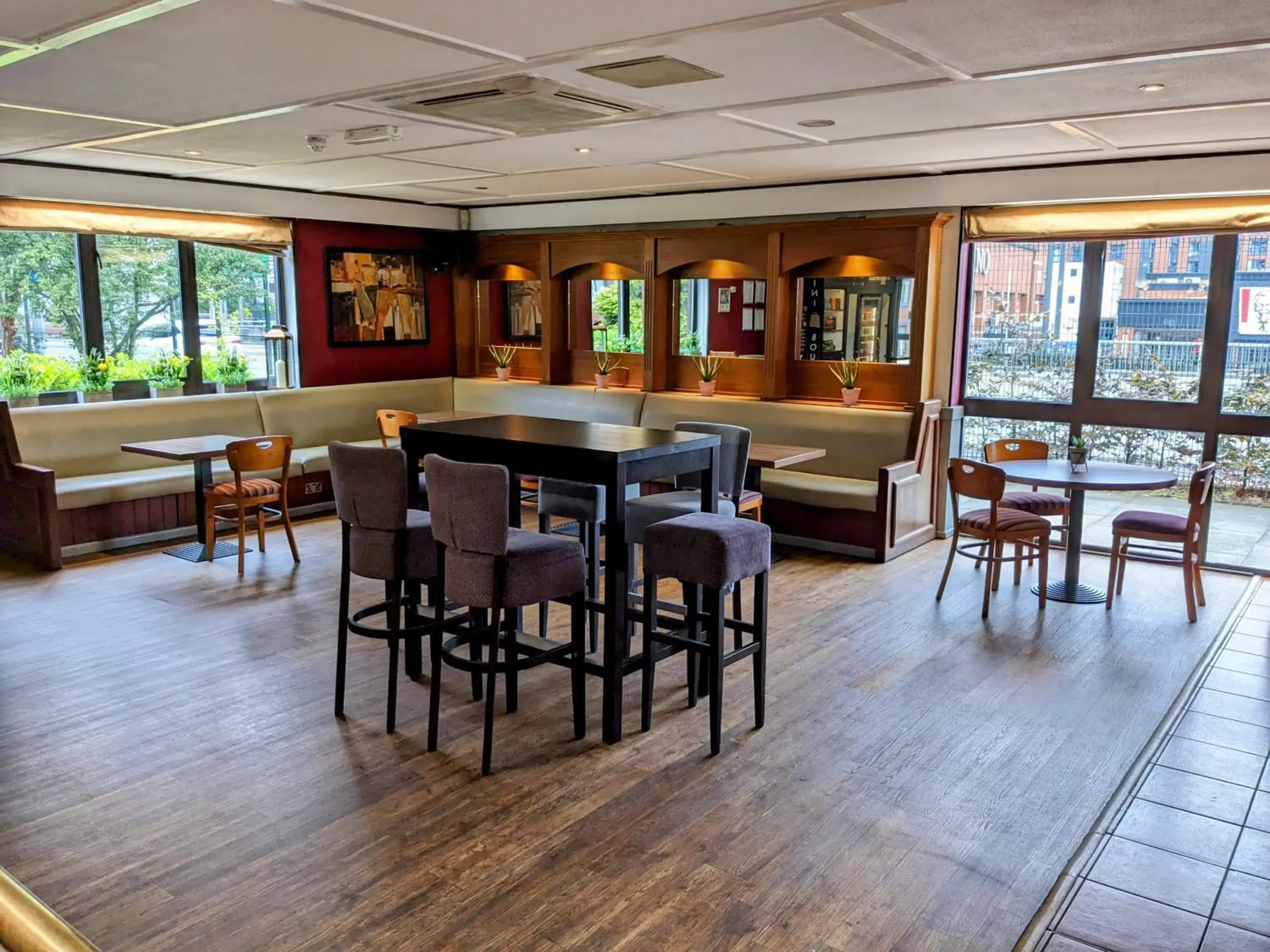 Lounge or bar, Restaurant/Places to Eat in Campanile Manchester