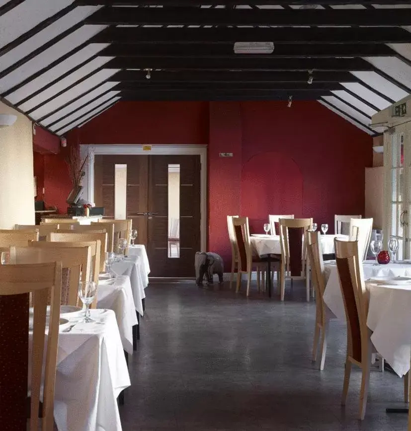 Restaurant/Places to Eat in The Boleyn Hotel