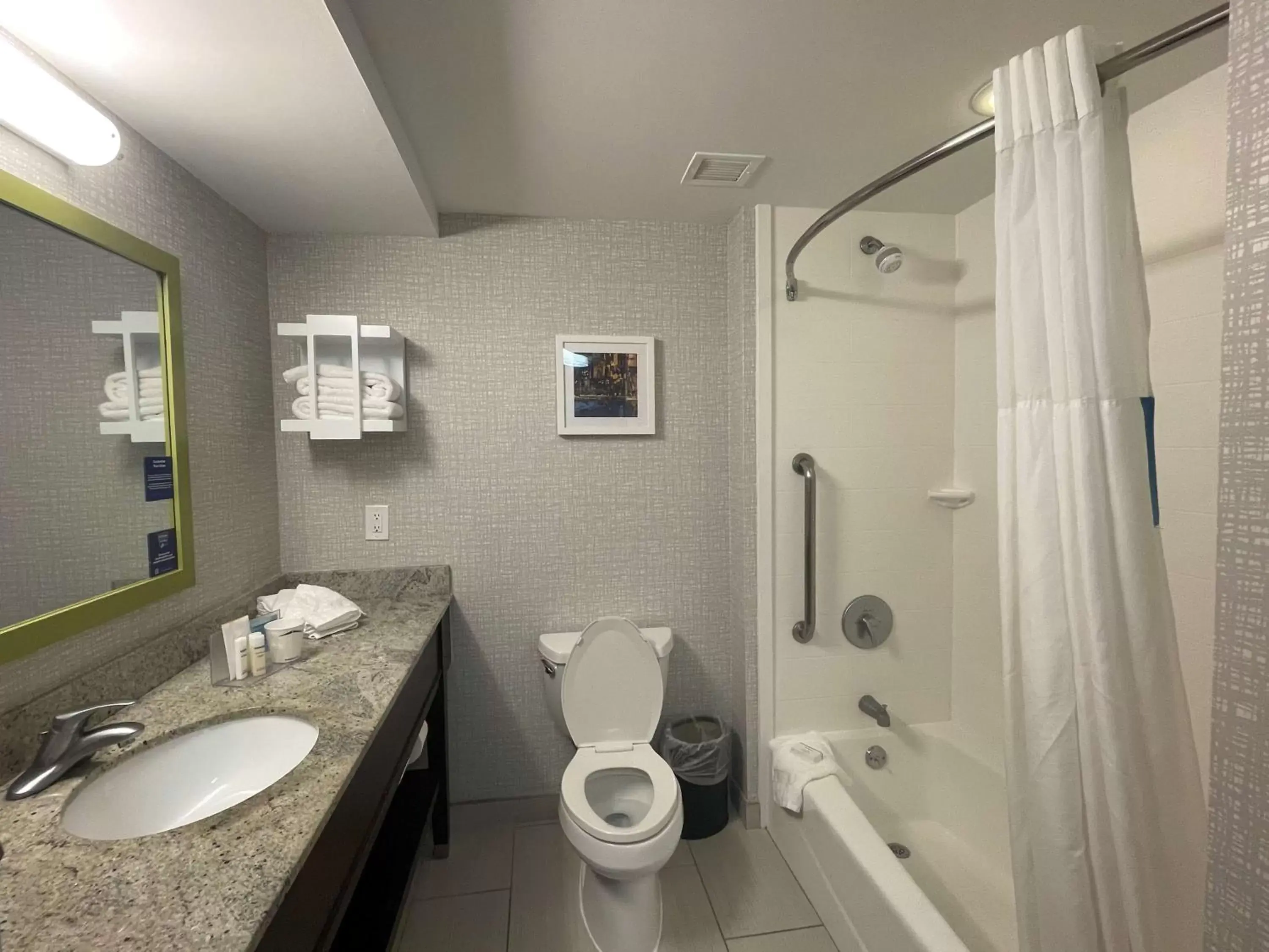 Bathroom in Hampton Inn Ridgefield Park