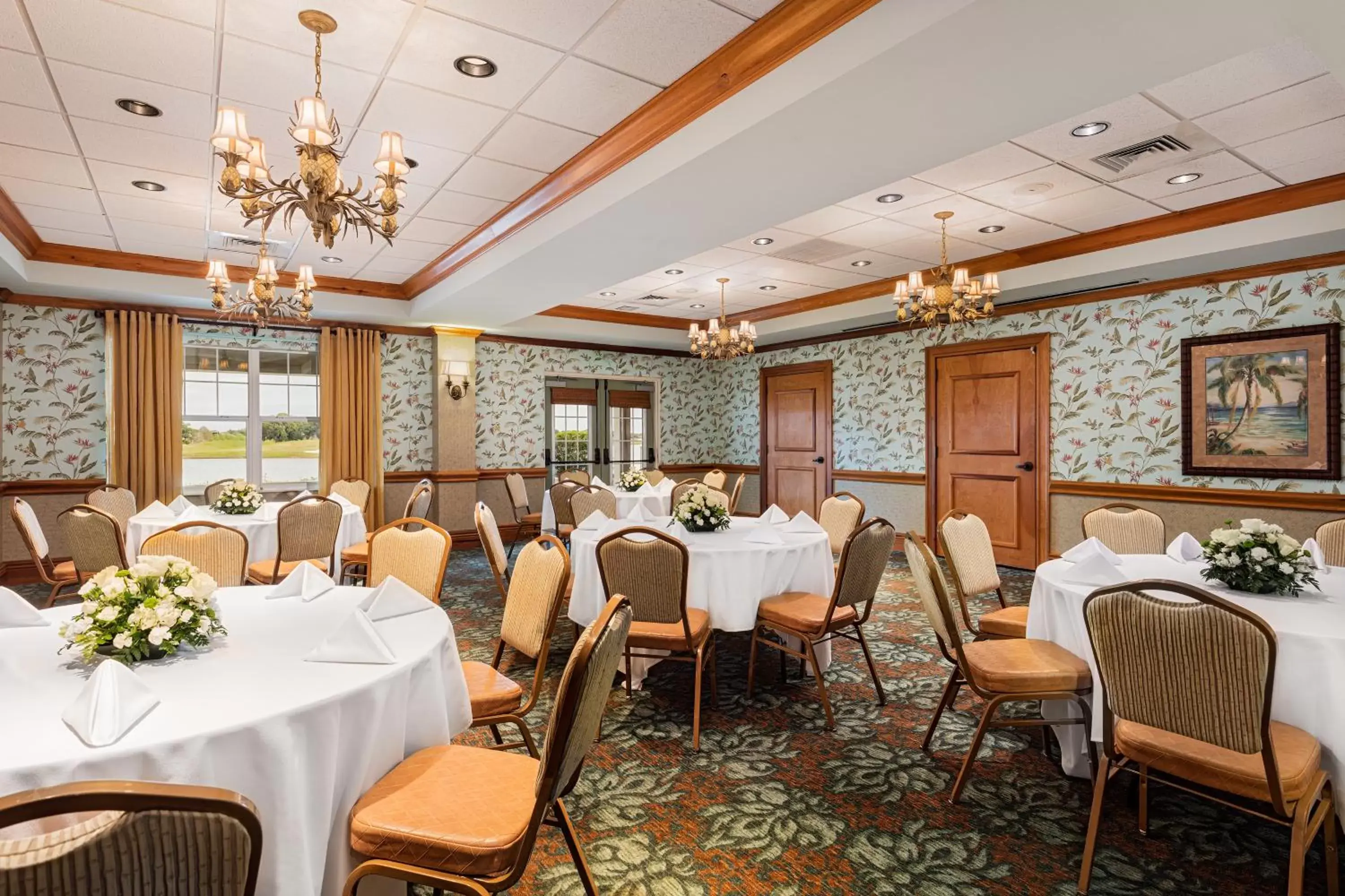 Business facilities, Restaurant/Places to Eat in The Waterfront Inn